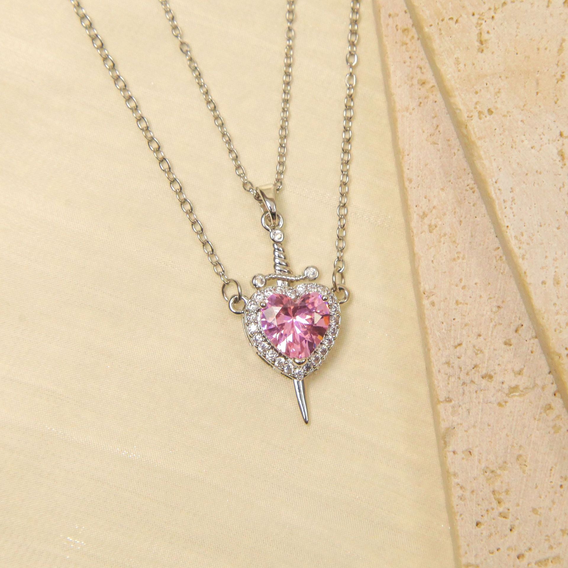 Wholesale  Titanium Steel arrow through the heart necklace copper plated 18K gold red love necklace