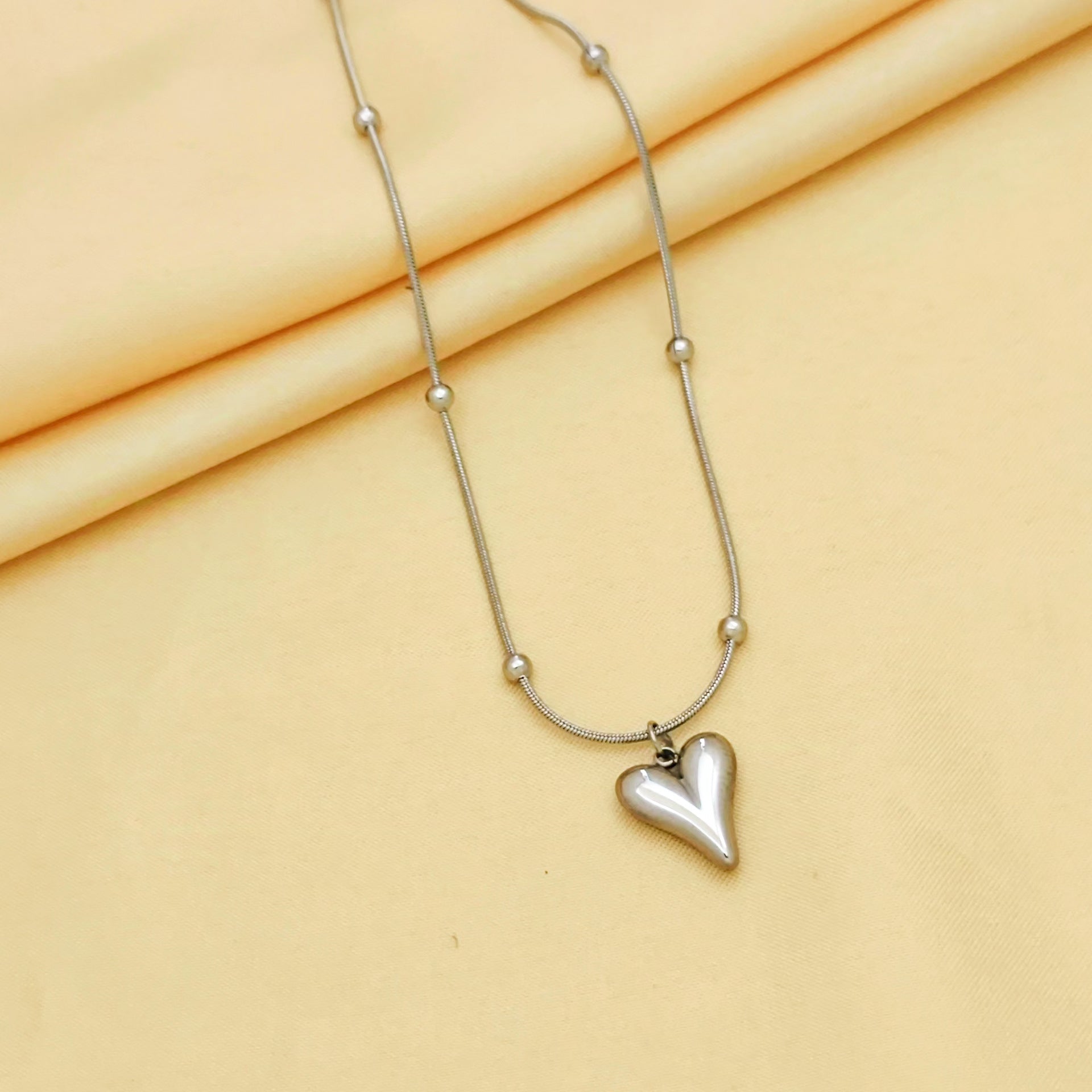 Wholesale Minimalist Titanium Steel Love Necklace Everyday Jewelry Accessory