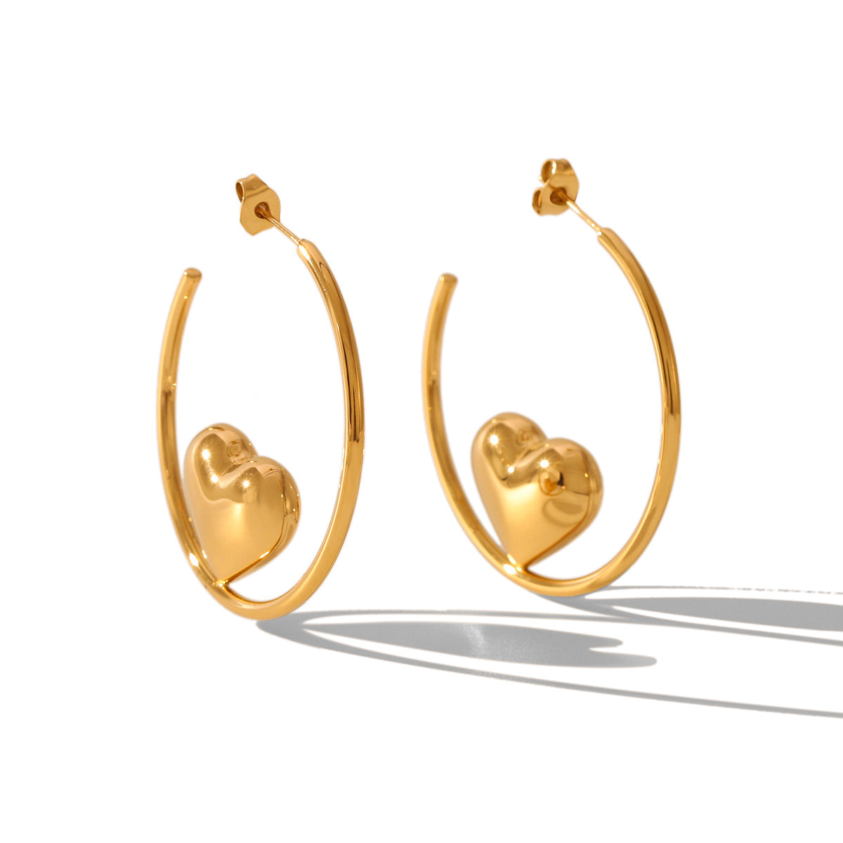 Wholesale stainless steel love earrings 18K gold-plated heart-shaped light luxury earrings