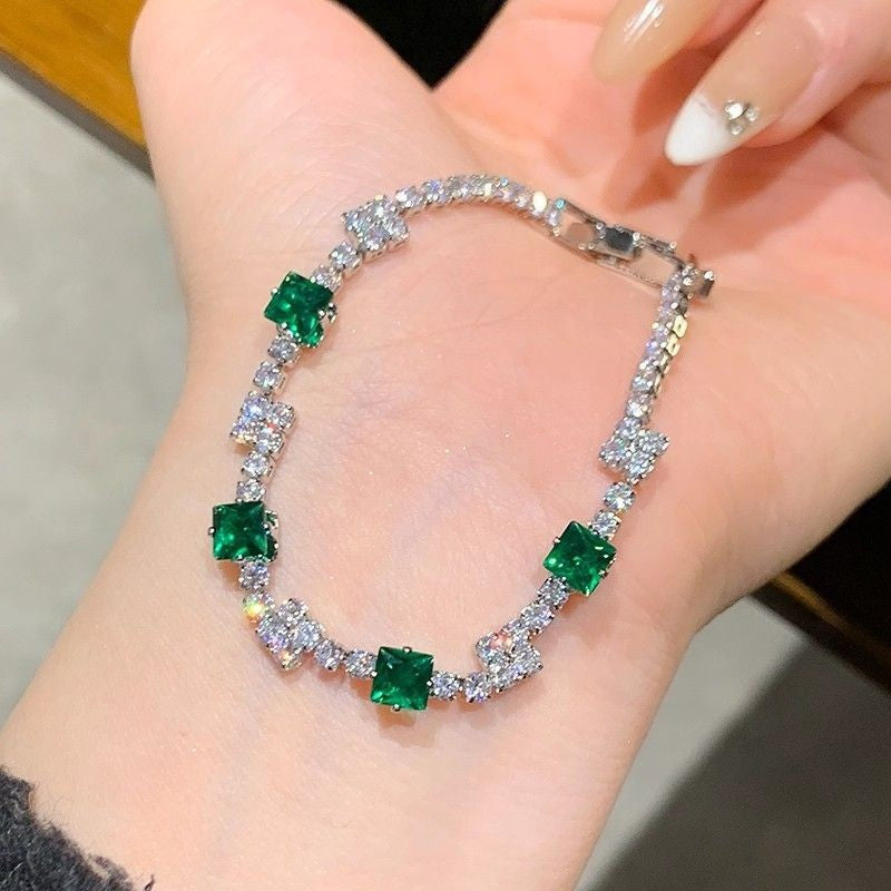 Wholesale Alloy Electroplated Grape Purple Irregular Diamond Bracelet Women' s Jewelry Accessory