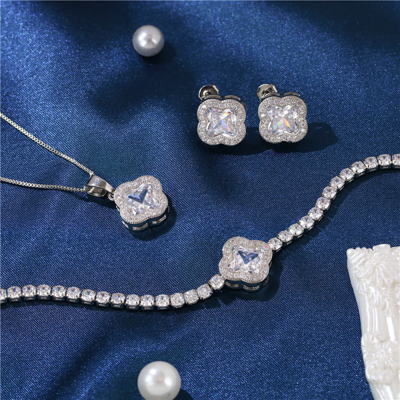 Wholesale  Creative Bracelet Simple Copper Zircon Bracelet