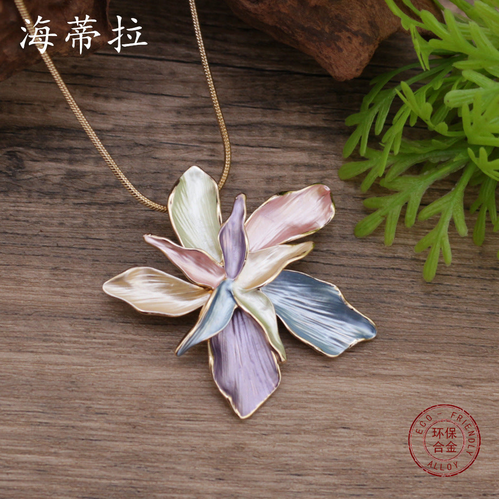 Wholesale  Five-petal Flower Alloy Pendant  Exaggerated  Flower Necklace