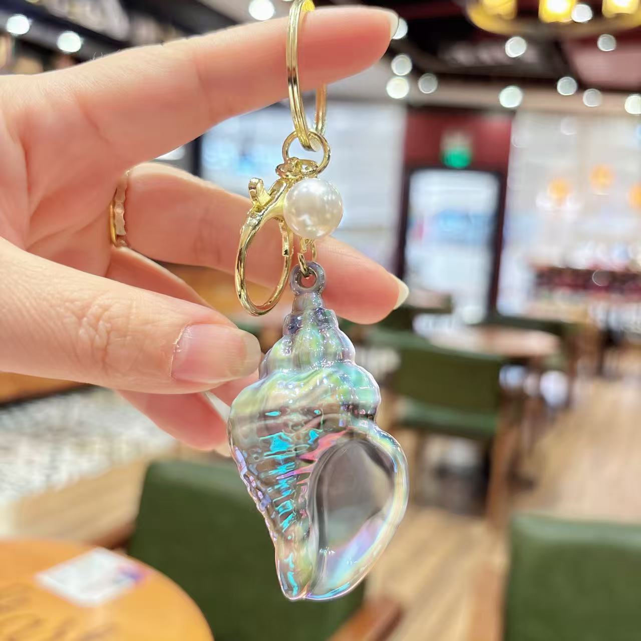Wholesale Creative Colorful Acrylic Conch Keychain  Pendant Cute Car Keychain
