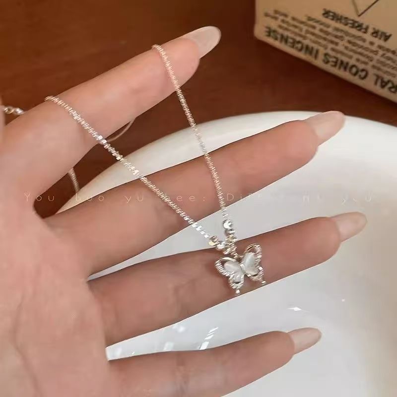 Wholesale Korean Style Heart Pendant Necklace Blue Tear Drop Design Trendy Silver Tone Finish Fashion Jewelry Accessory Casual Gift