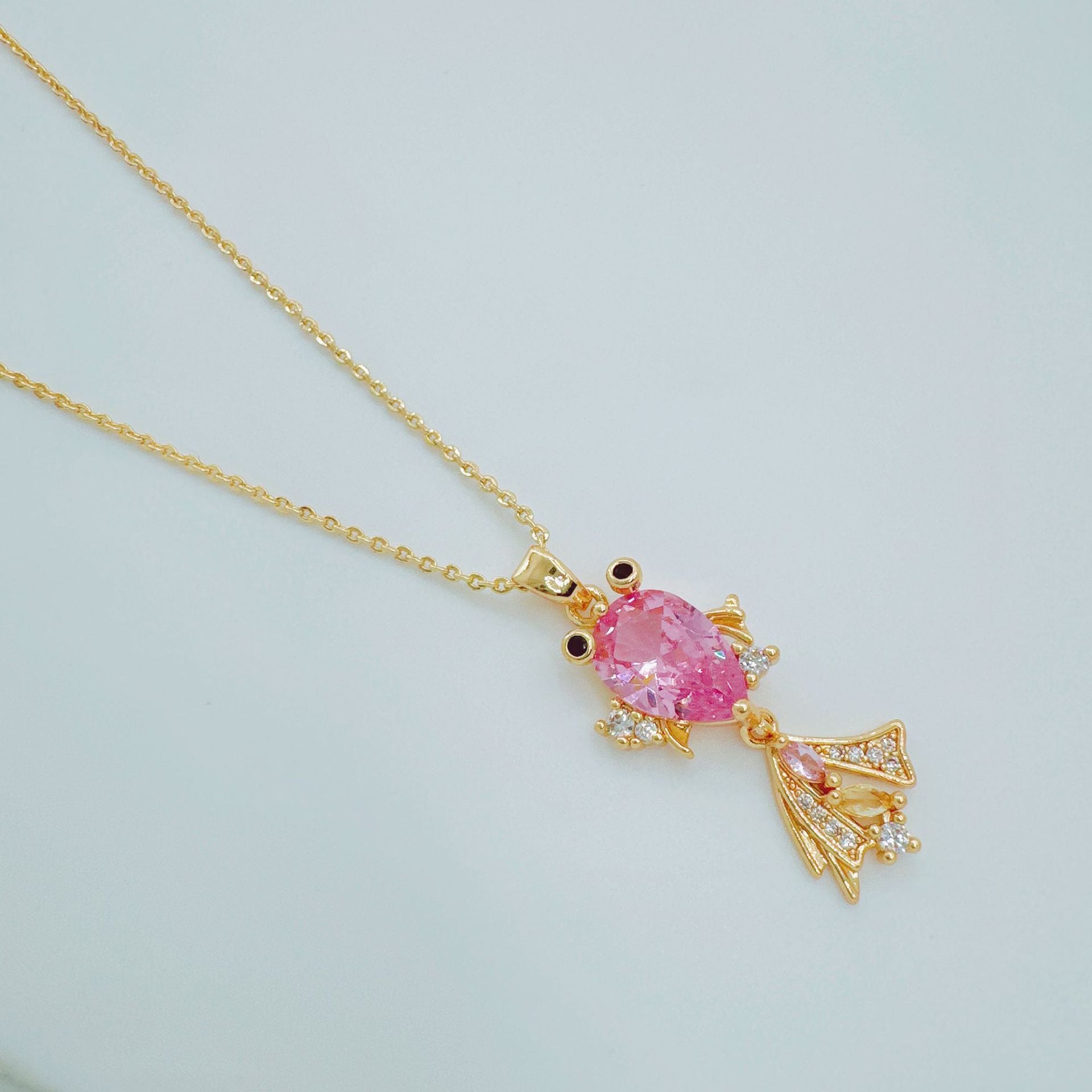 Wholesale Goldfish Pendant Necklace Inlaid Diamond European Style Everyday Jewelry Accessory for Women