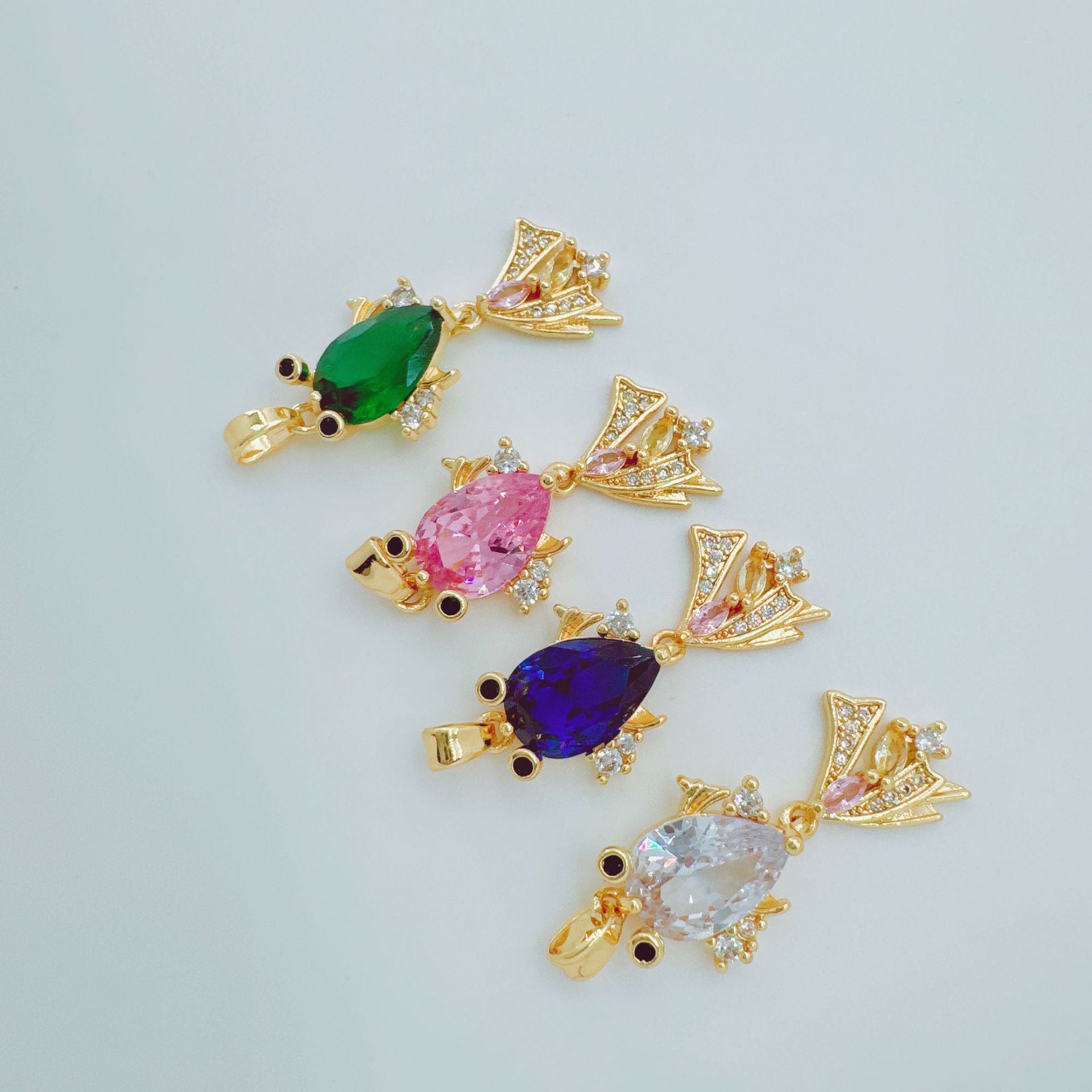 Wholesale Goldfish Pendant Necklace Inlaid Diamond European Style Everyday Jewelry Accessory for Women
