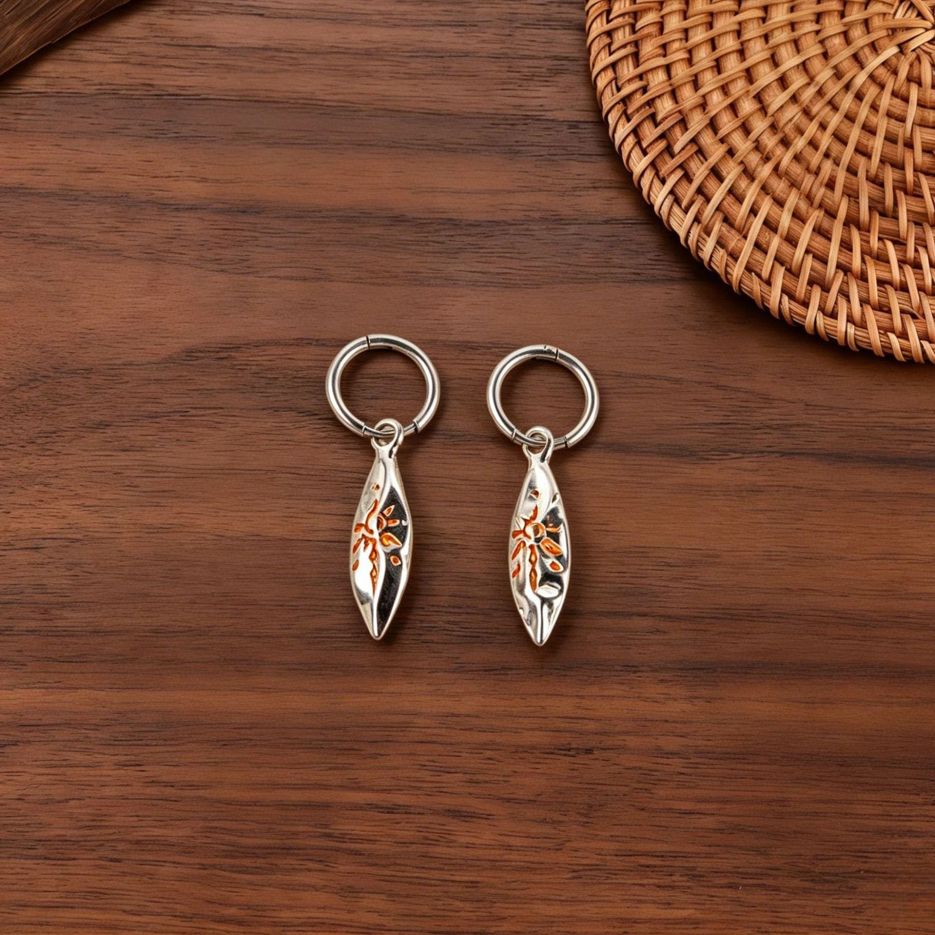 Wholesale Zinc Alloy Bright Silver Wishing Stone Pendant Earrings Retro Sun Pattern Meteorite Style Party Fashion Accessory