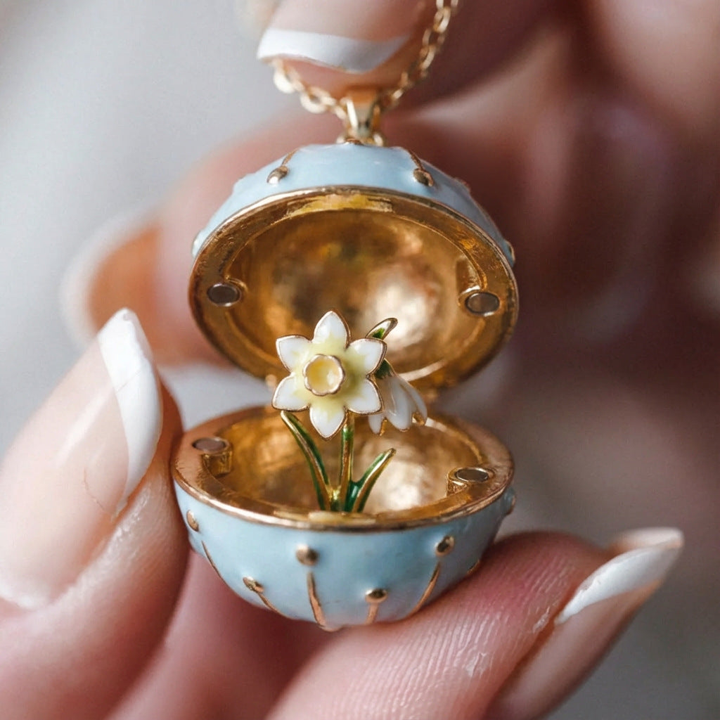 Wholesale Round Flower Locket Necklace In Copper Gold Plated Stylish Fashion Accessory For Women Resale Gift Jewelry