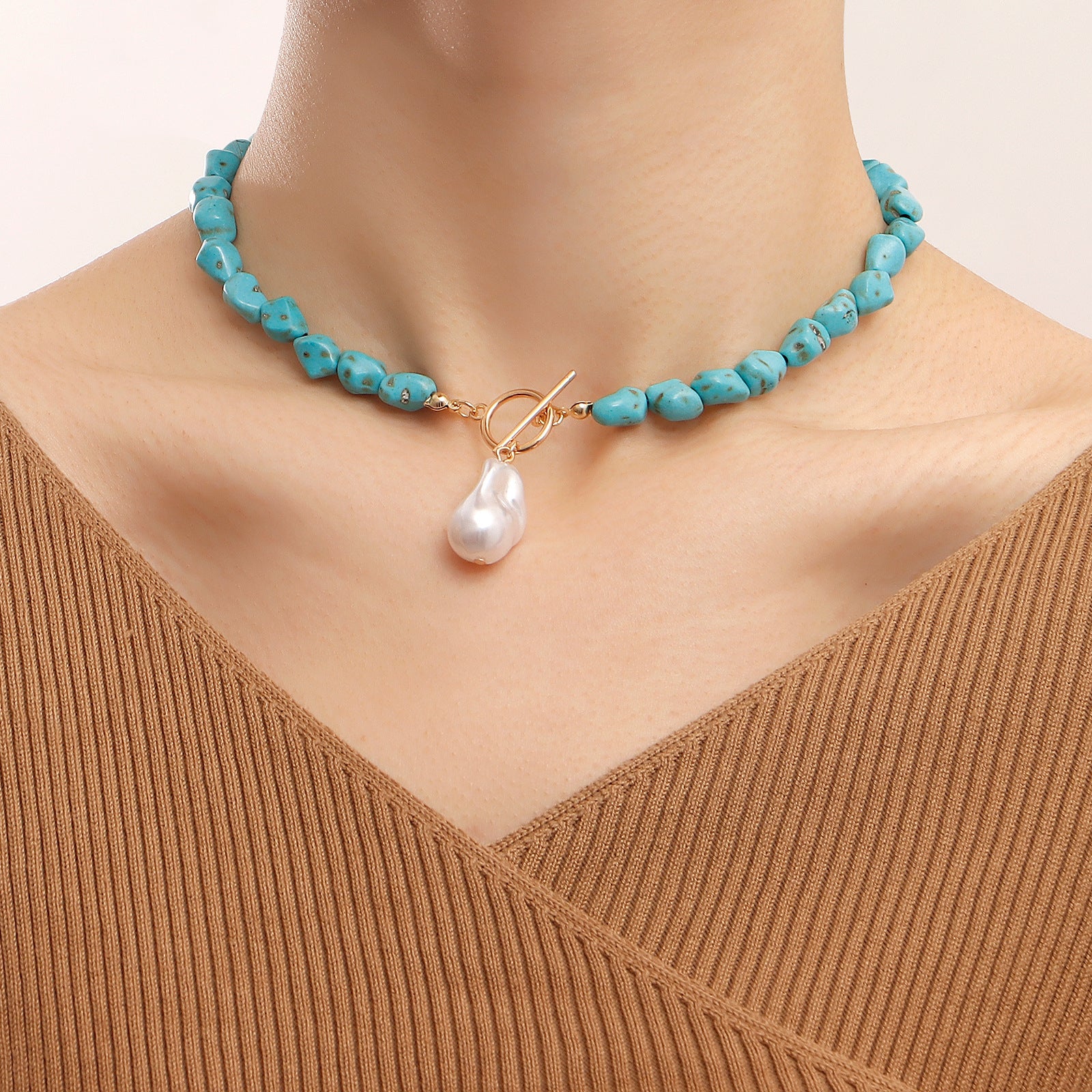 Wholesale Asymmetrical Pearl Pendant Necklace,  Fashion Jewelry Accessory,  Chic Boutique Resale Gift