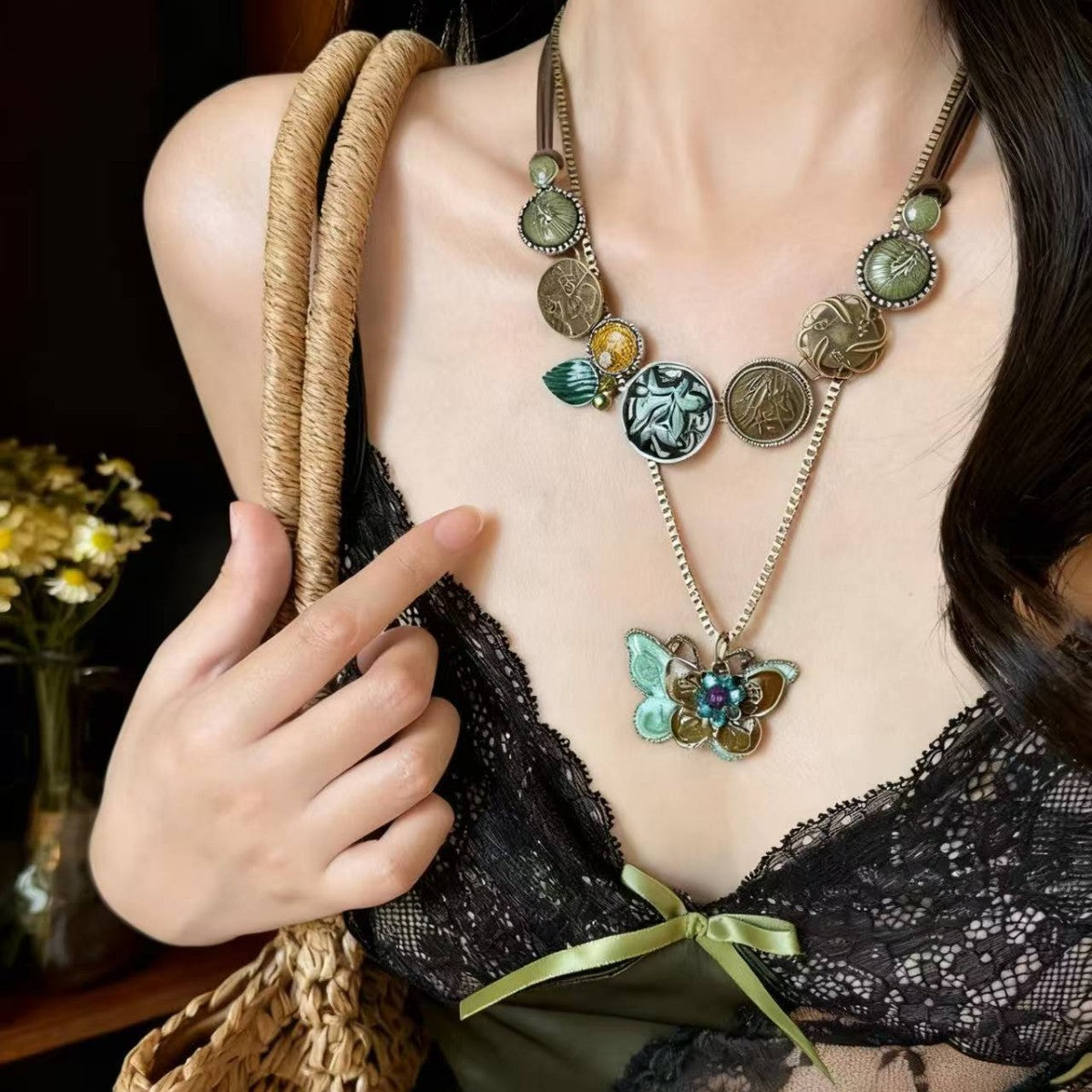 Wholesale Vintage Twin Butterfly Layered Necklace for Women,  Stylish Jewelry Accessory Gift