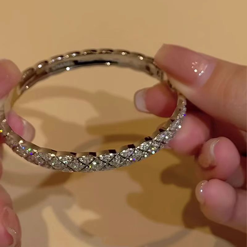 Wholesale Retro diamond pattern bracelet
