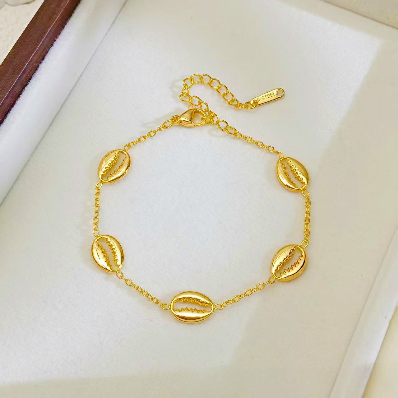 Wholesale Titanium Steel Light Luxury  Versatile Flower and Heart Bracelet
