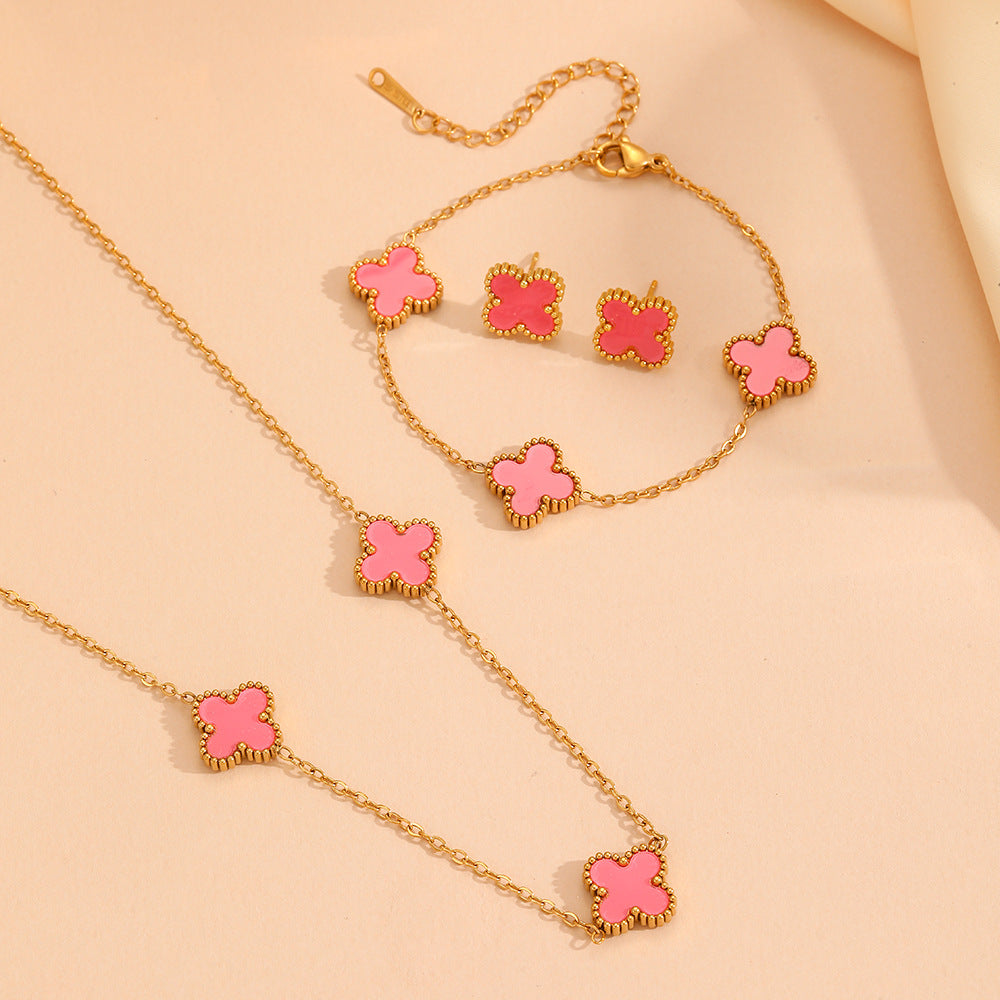 Wholesale Fashion stainless steel three four-leaf flower jewelry new titanium steel does not fade small flower jewelry suit