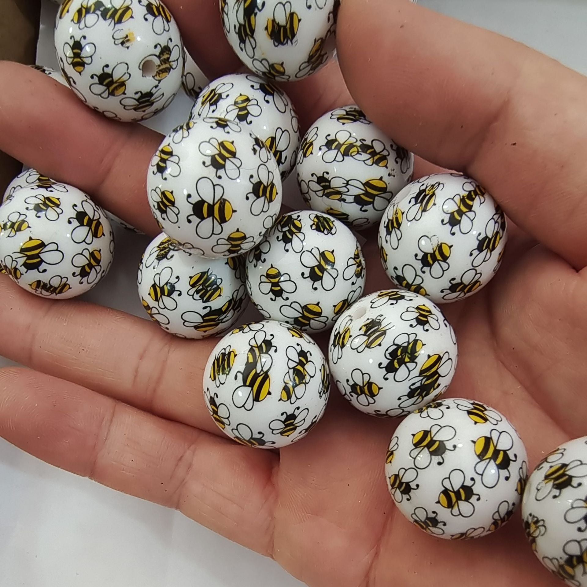 Wholesale 5pcs 20MM Acrylic Two-color Bee Beads Print Silicone Beads ACC-BDS-NiJia055