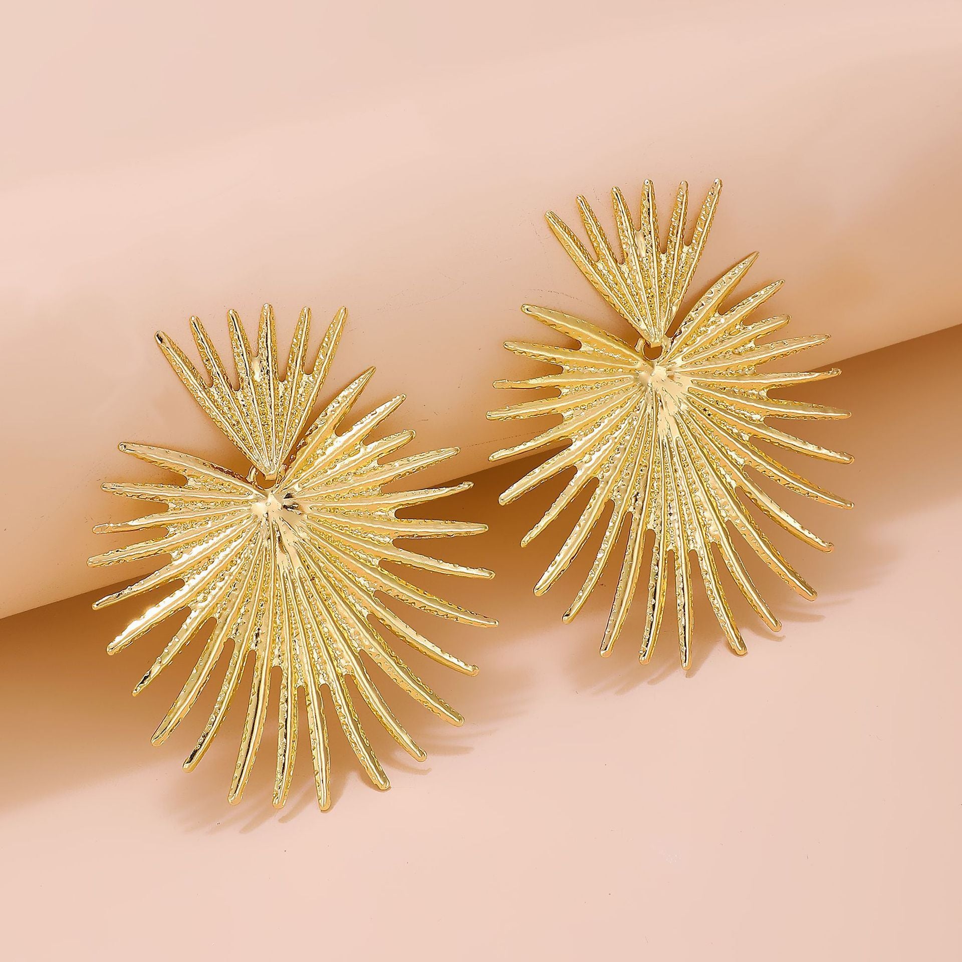Wholesale European Style Exaggerated Oval Earrings Alloy Electroplated Fashion Accessory for Party or Gift