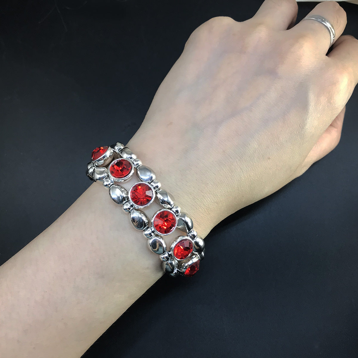 Bracciale elastico stile punk all'ingrosso