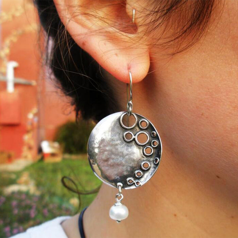 Wholesale Alloy Electroplated Pearl Stud Earrings Retro Baroque Style Fashion Accessory for Women