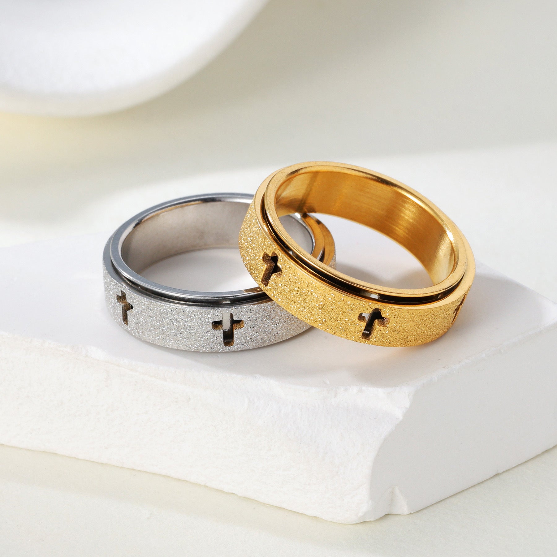 Wholesale Gold Plated Stainless Steel Rotating Cross Ring Fashion Jewelry Accessory