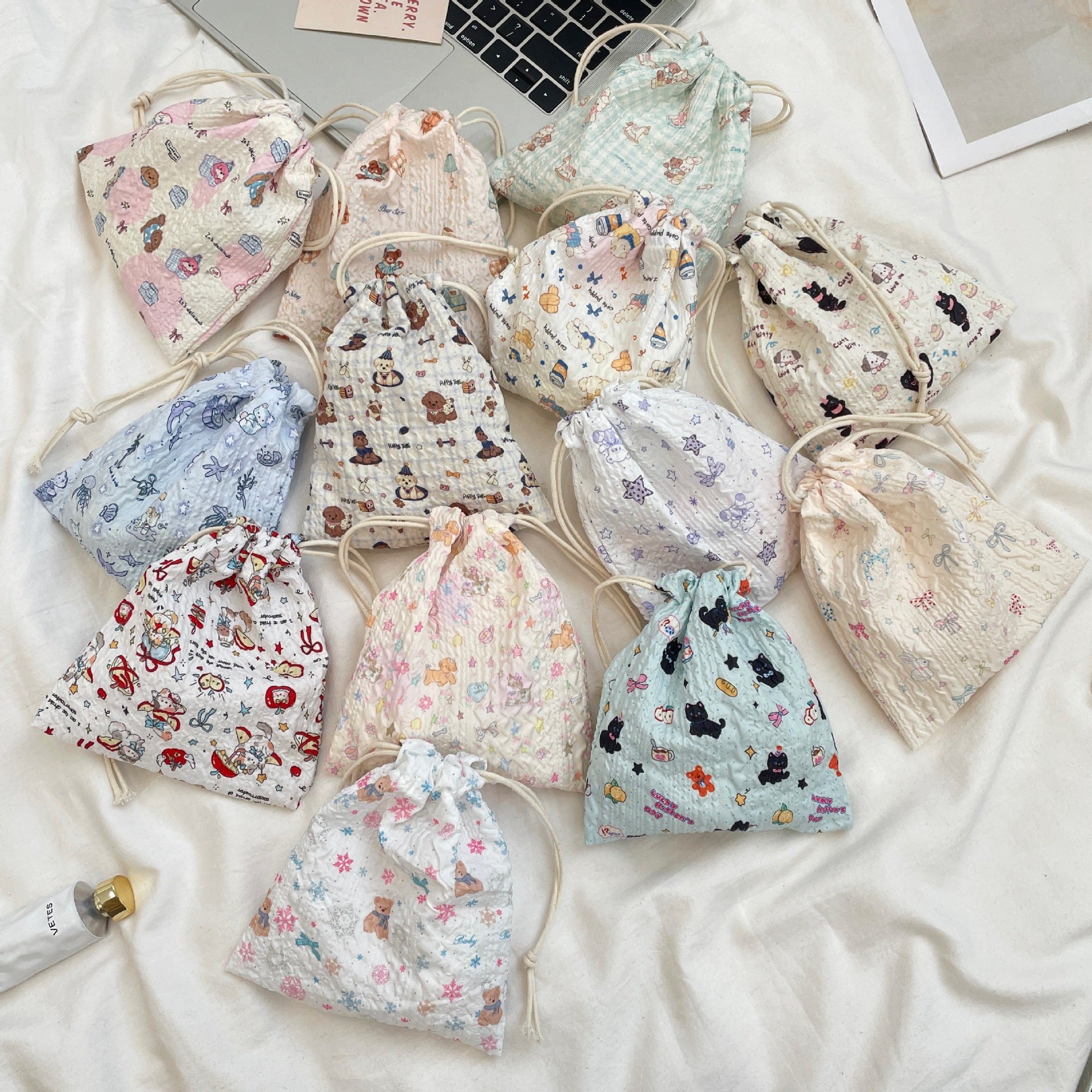Wholesale Trendy Cartoon Embossed Drawstring Makeup Pouch Small Polyester Cosmetic Storage Bag Dustproof Portable Organizer Fashion Accessory