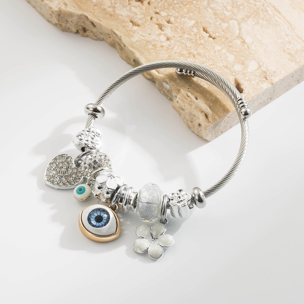Wholesale Fashion Blue Evil Eye Beaded Charm Bracelet For Women DIY Heart Flower Pendant Jewelry Accessory European Style Great For Resale
