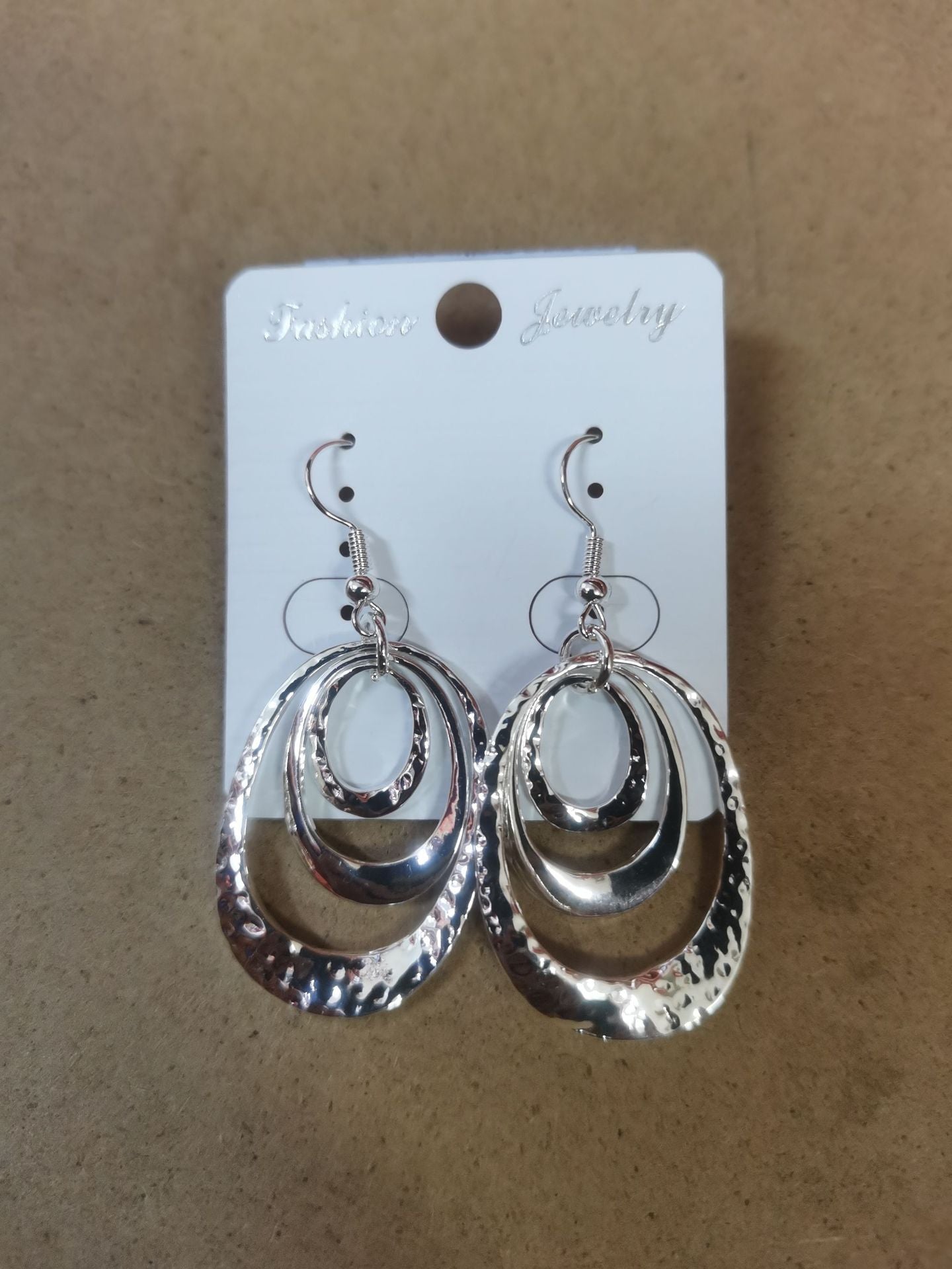 Wholesale  versatile contrast color Oval geometric alloy earrings