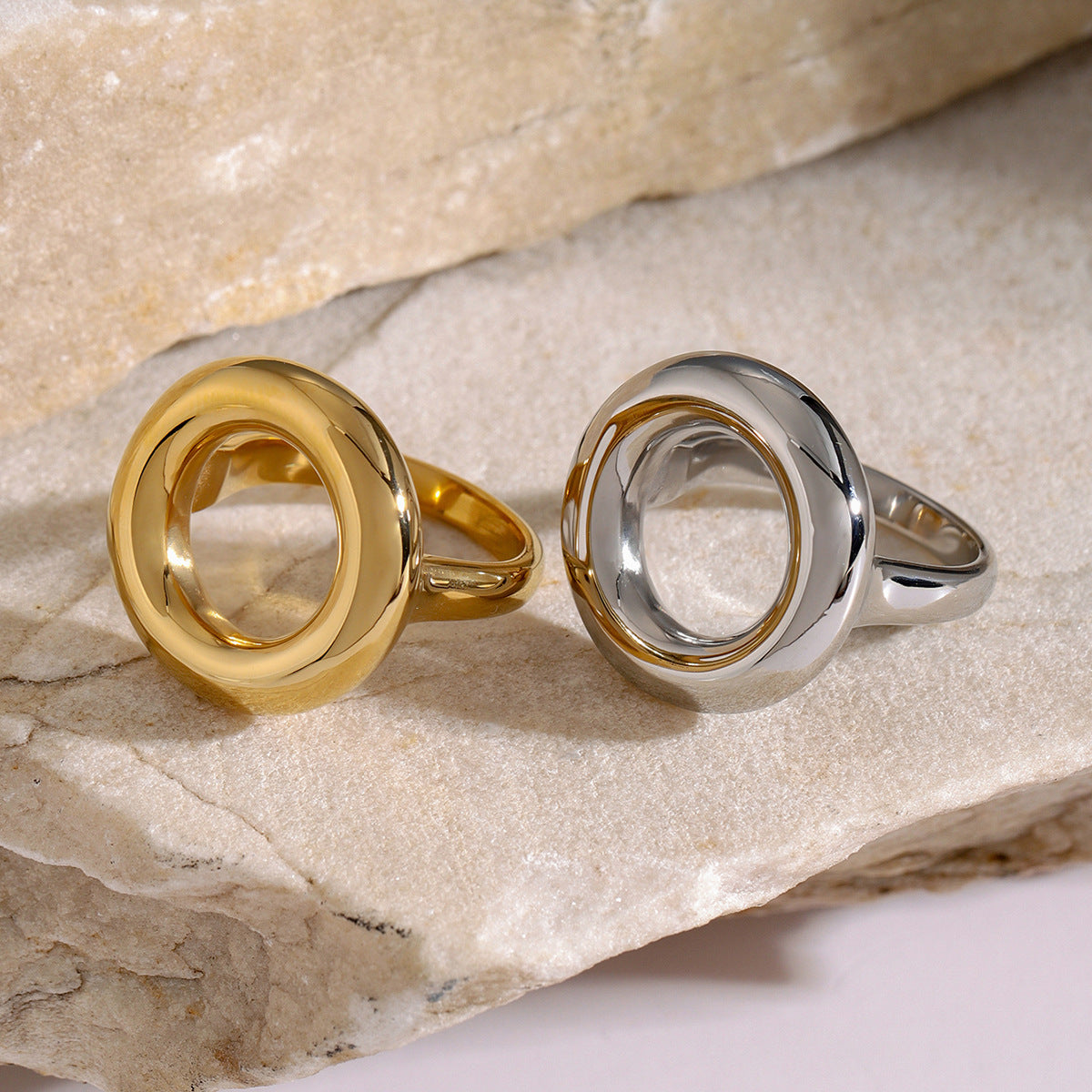 Wholesale 18k gold stainless steel round hollow ring