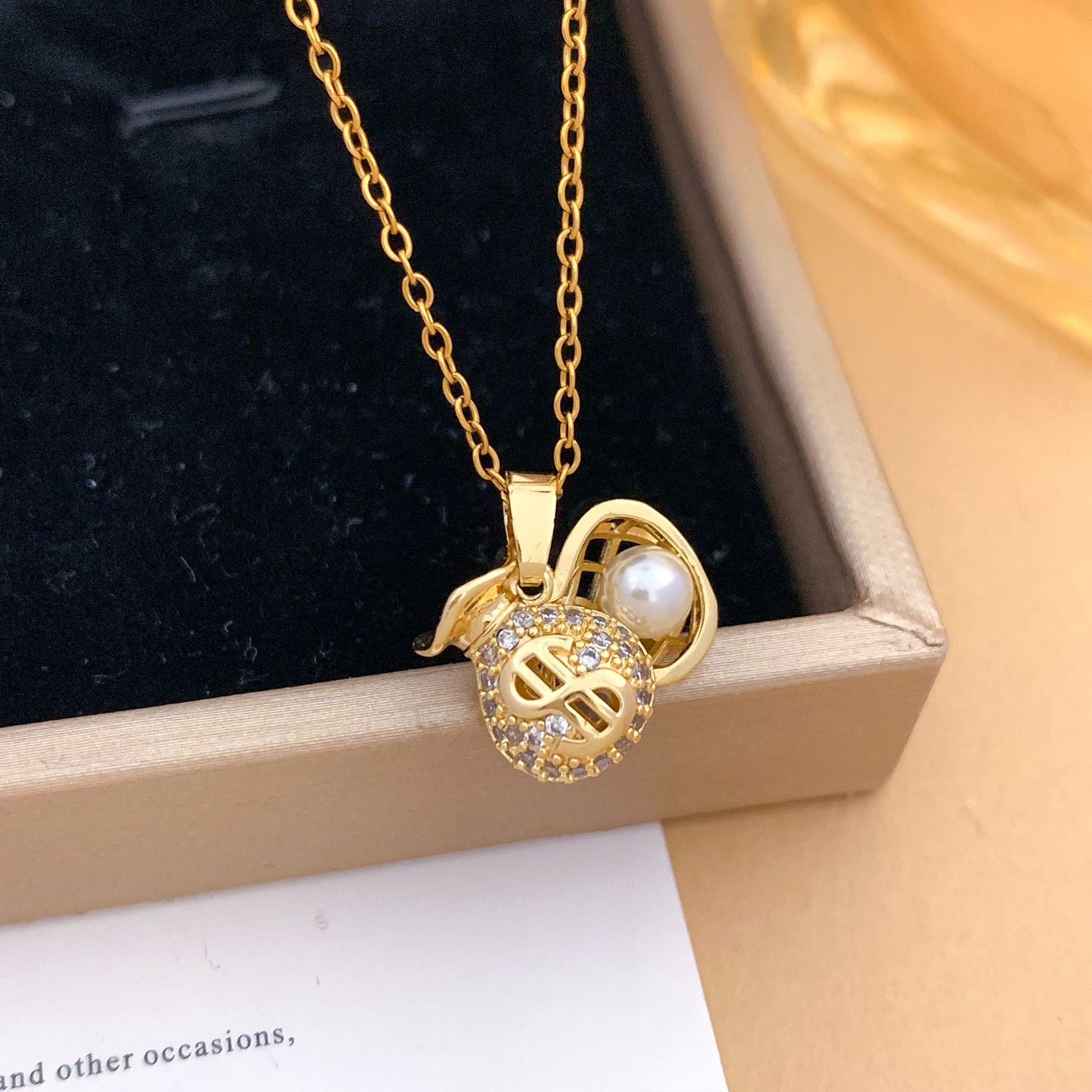 Wholesale Fashion Real Gold Plated Shell Pearl Pendant Necklace,  Titanium Steel Choker Jewelry Accessory