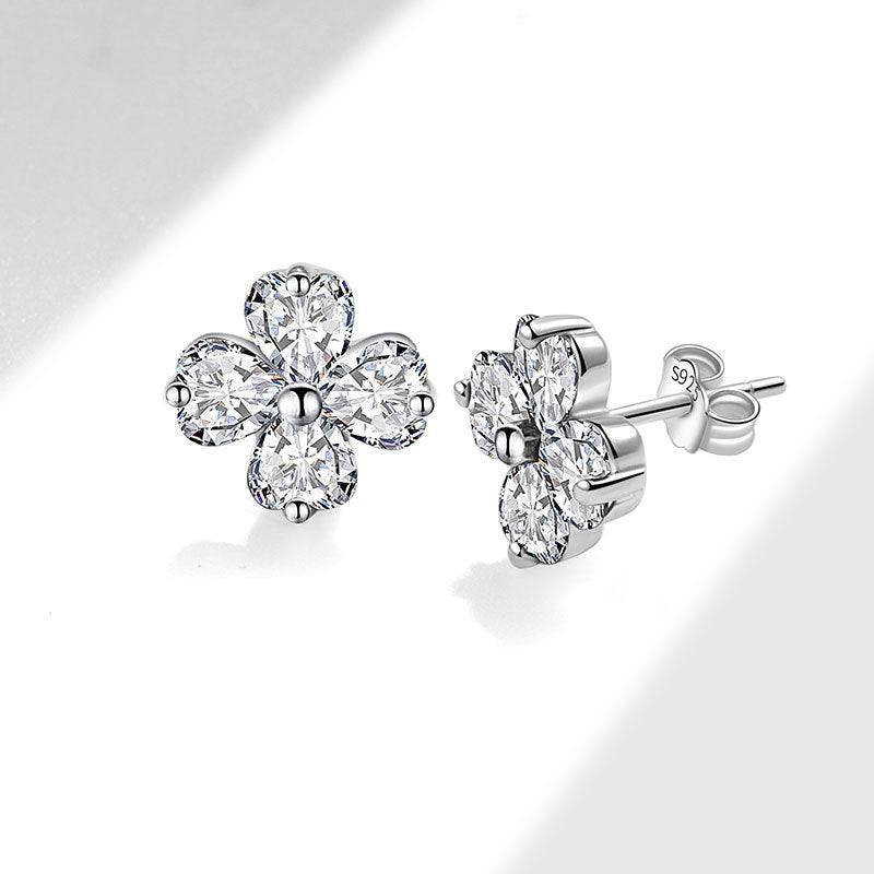 Wholesale Love Heart Four-Leaf Clover S925 Sterling Silver Clavicle Chain with Zircon – Fashion Accessory for Women
