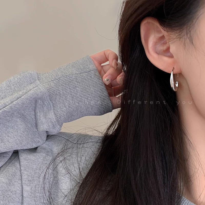 Wholesale Golden Water Drops Earrings  Light Luxury  Earrings