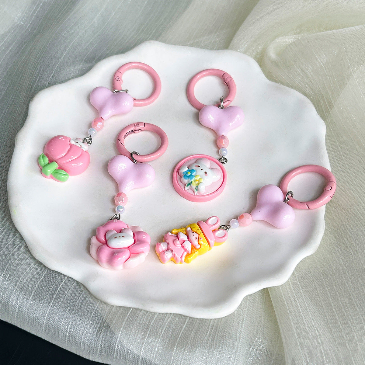 Wholesale Pink Flower Rabbit Resin Cartoon Keychain