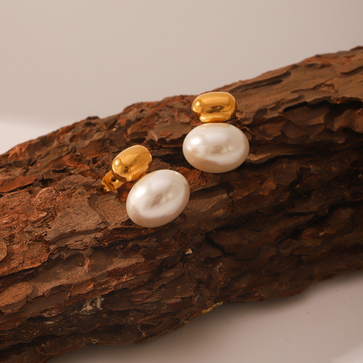 Wholesale  Light Luxury Temperament Pearl Atmospheric Earrings