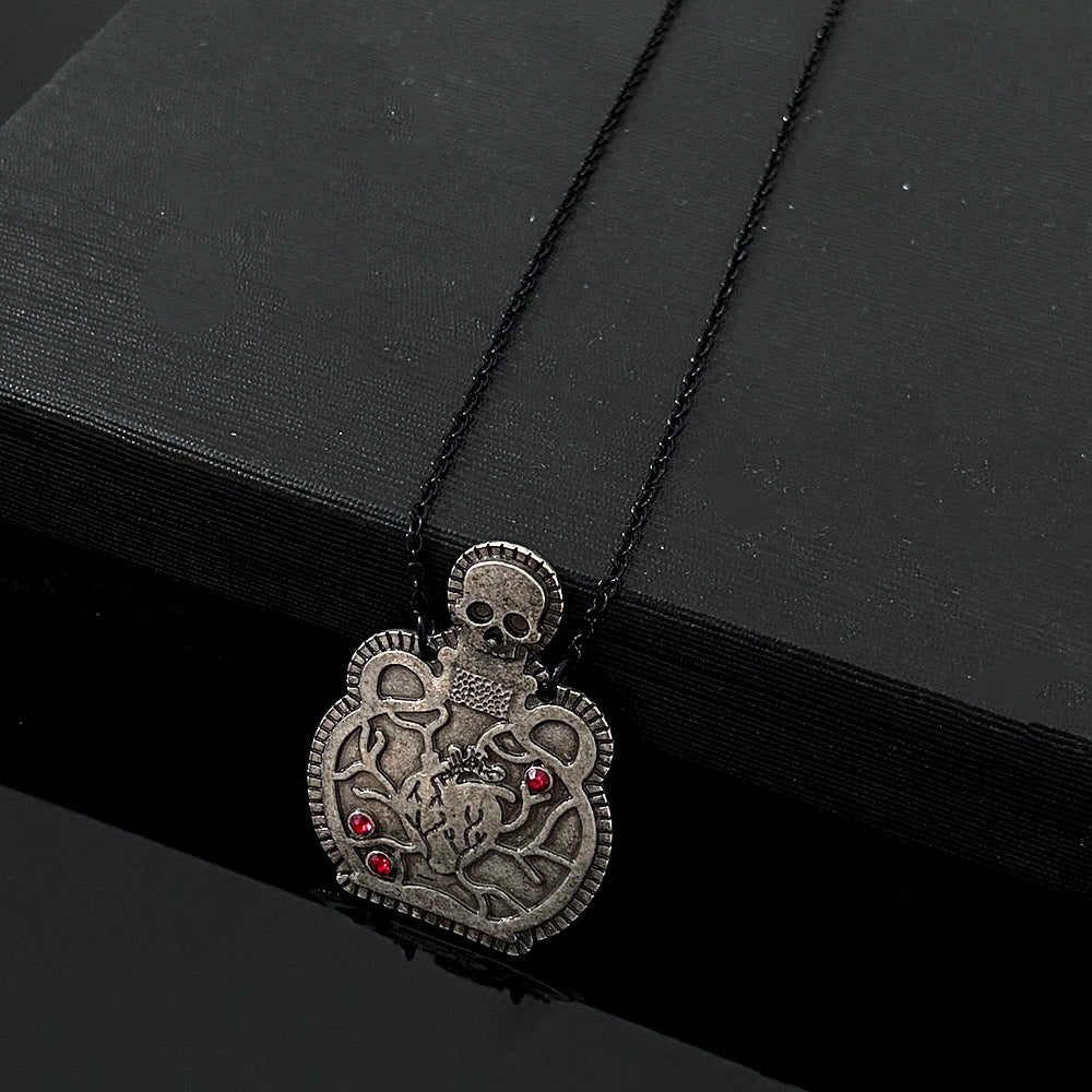 Wholesale Dark Gothic Heart Skull Pendant Necklace Fashion Accessory for Gift Boutique Resale