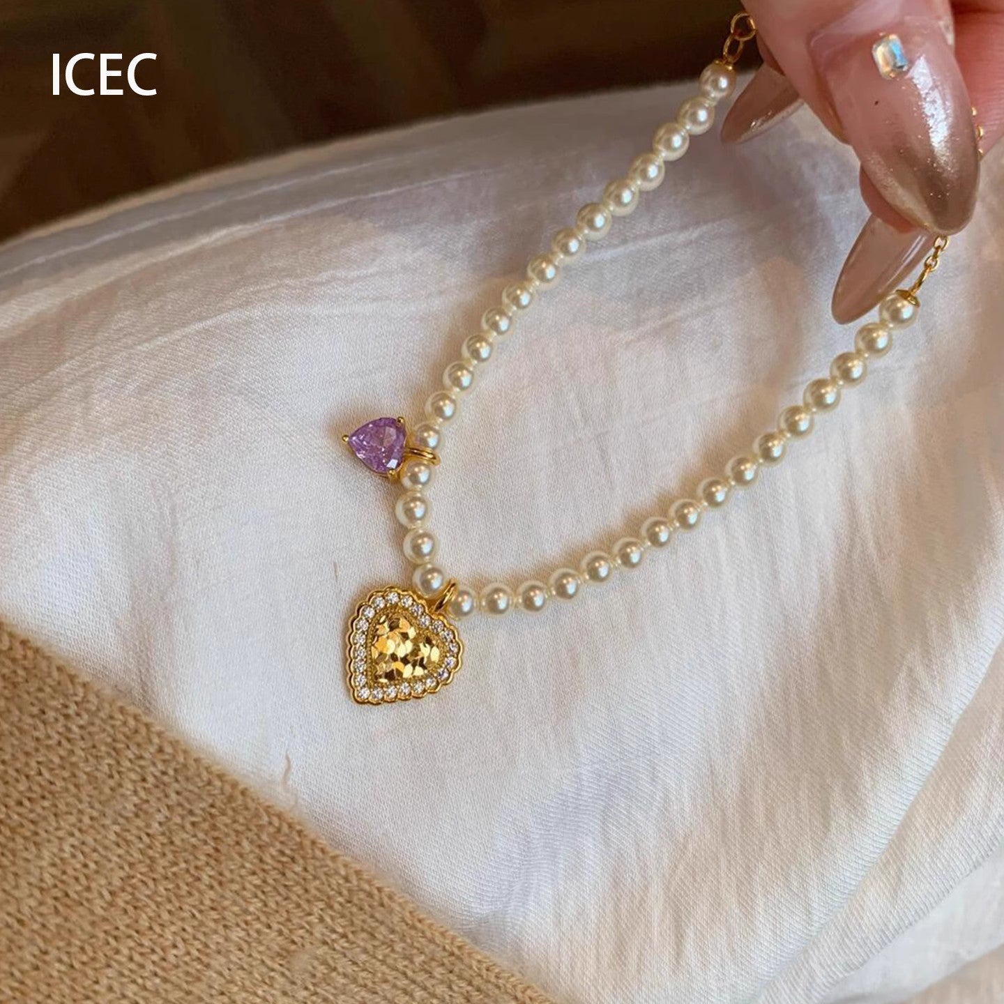 Wholesale  Light Luxury Pearl Heart Pendant Bracelet