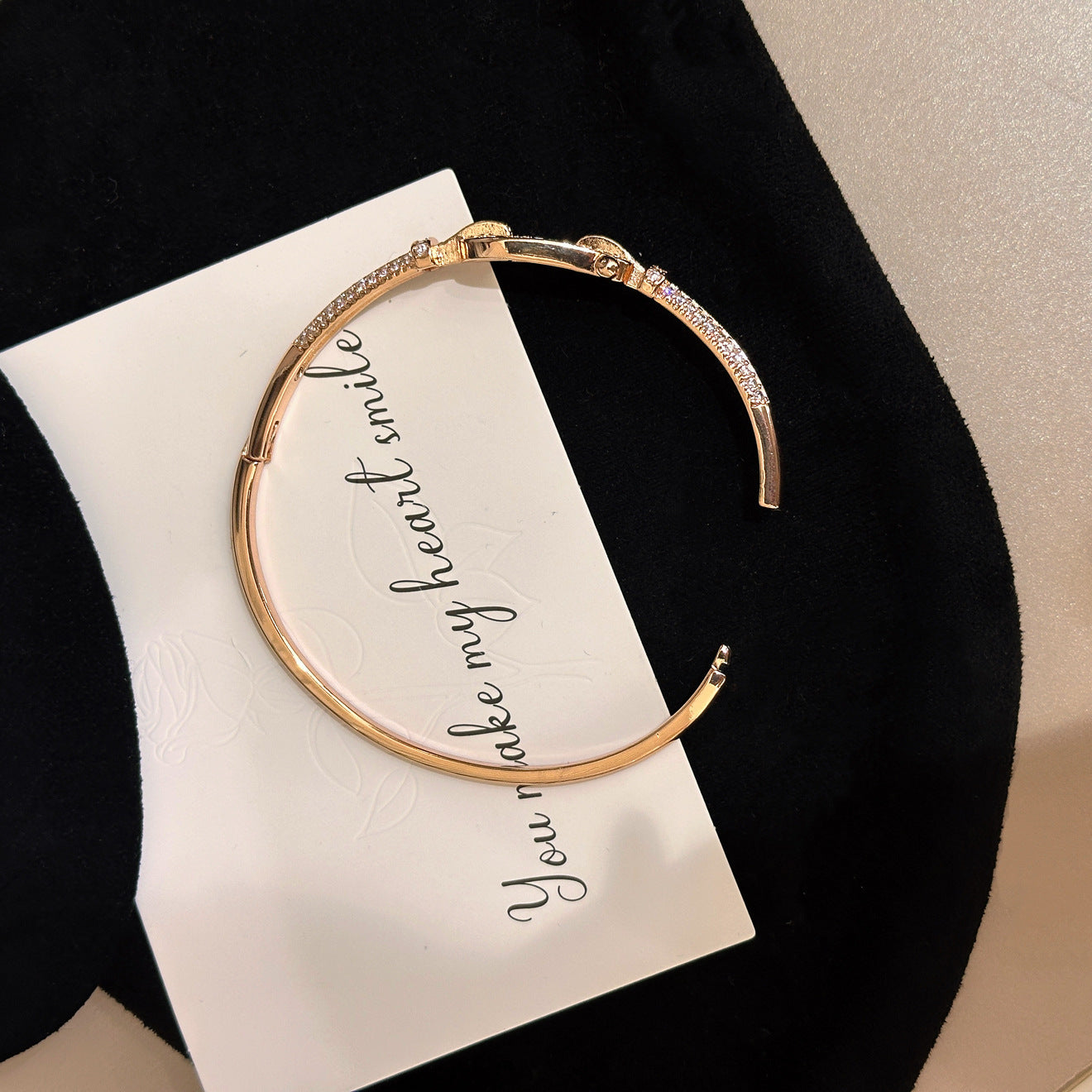 Wholesale Hollow Horseshoe Design Full Diamond Design Bracelet,  Copper Electroplated Sand Gold Jewelry Accessory for Women