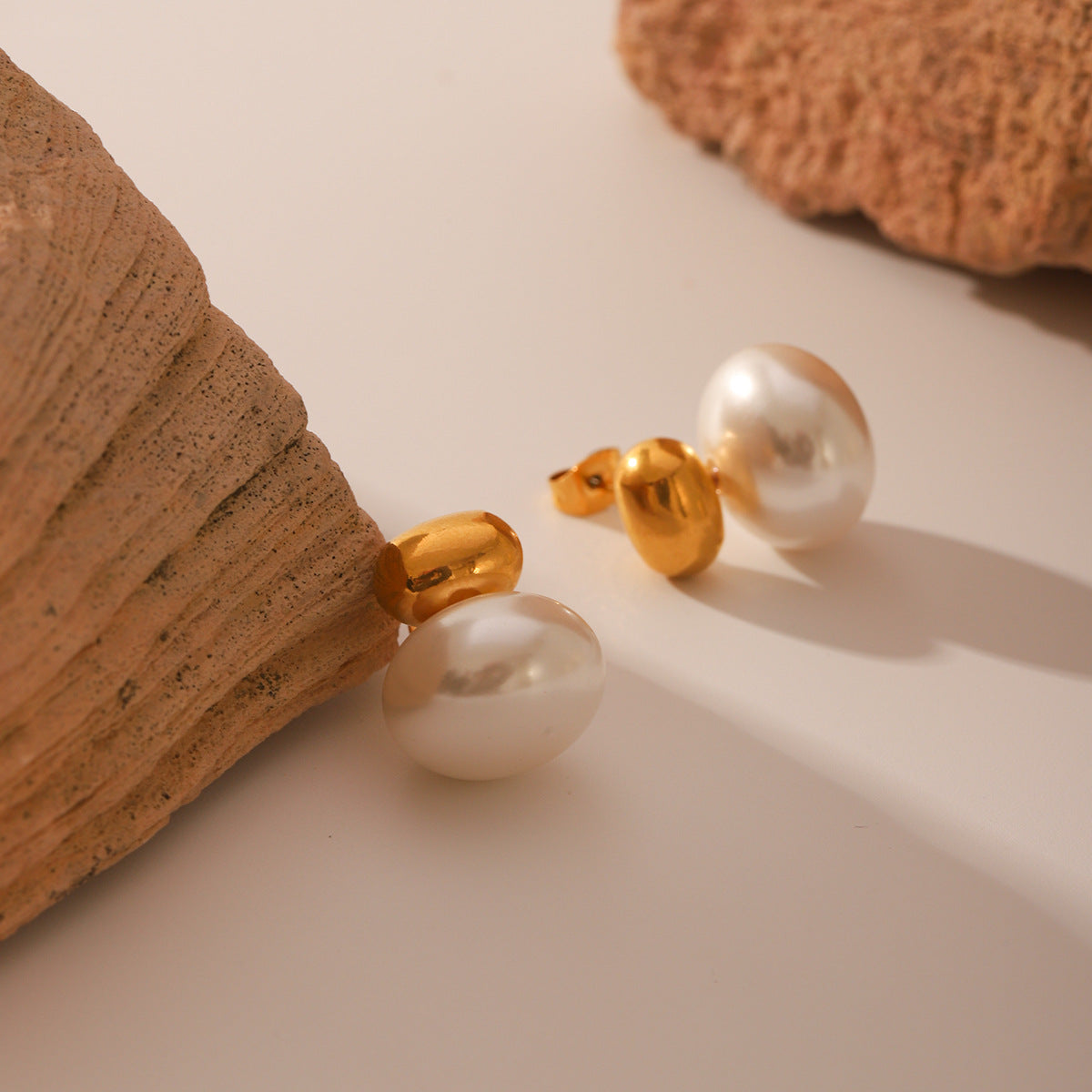 Wholesale  Light Luxury Temperament Pearl Atmospheric Earrings