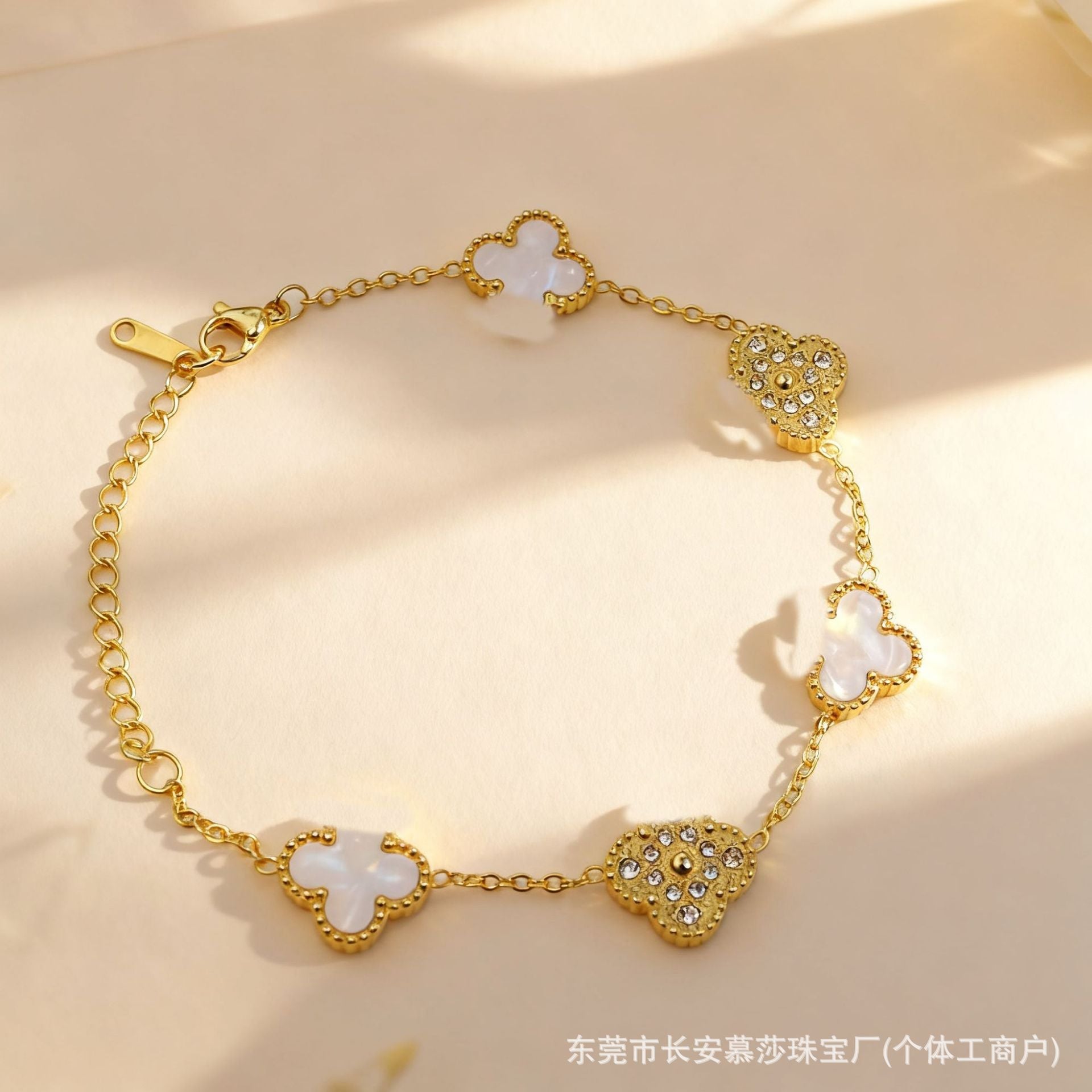 Wholesale Titanium Steel Four-Leaf Clover Bracelet with Mother-of-Pearl and Crystal Stones,  Women' s Fashion Jewelry Accessory ACCVIP