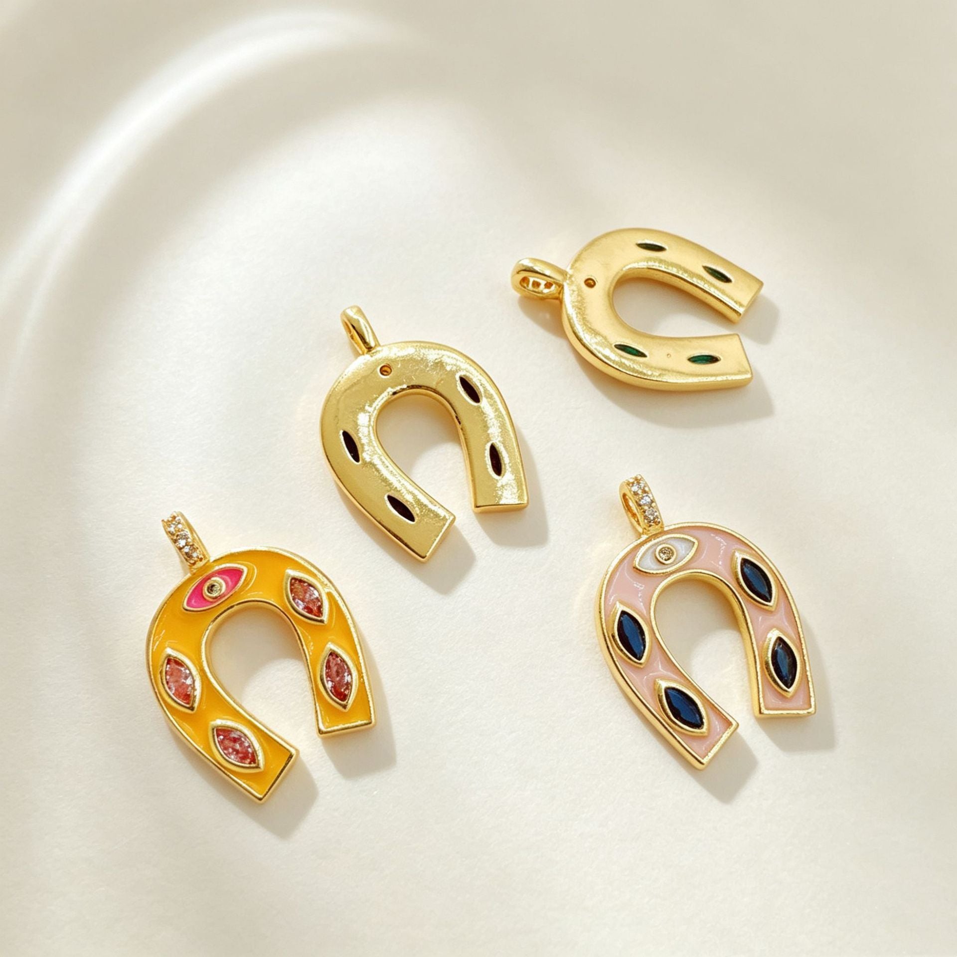 Wholesale Copper 18K Gold Plated U-Shaped Zircon Necklace Fashion Accessory