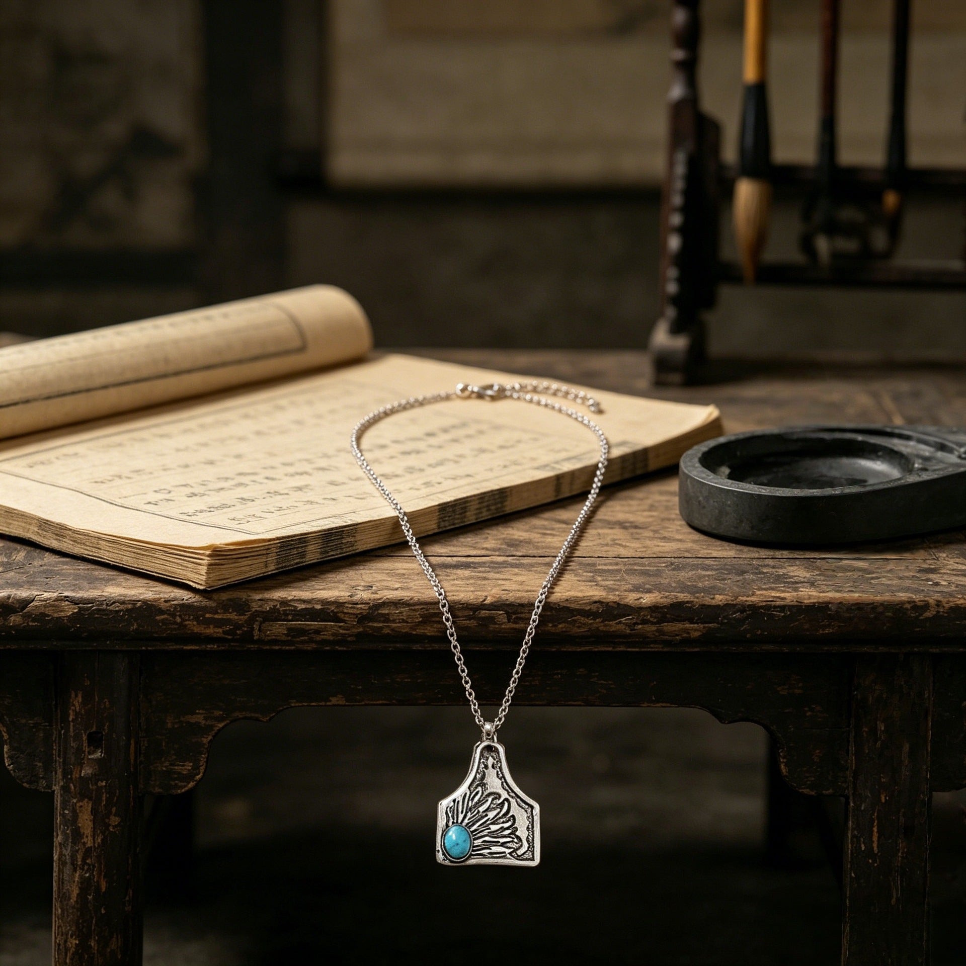 Wholesale Retro Bohemian Turquoise Pendant Necklace For Women Silver Tone Alloy Trendy Jewelry Accessory Gift Boutique Resale