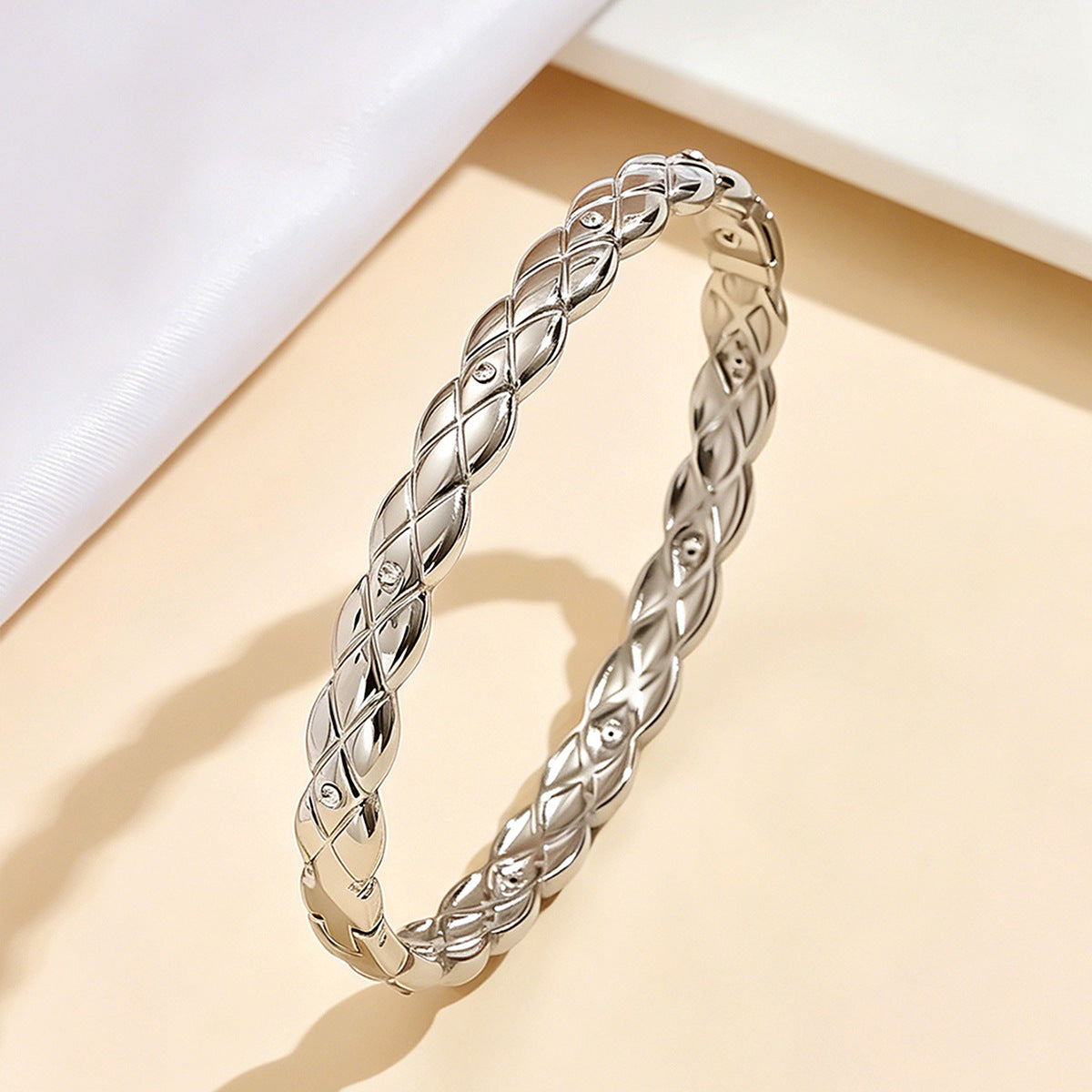 Wholesale Trendy Narrow Plaid Stainless Steel Bracelet 18K Gold Plated Boutique Resale