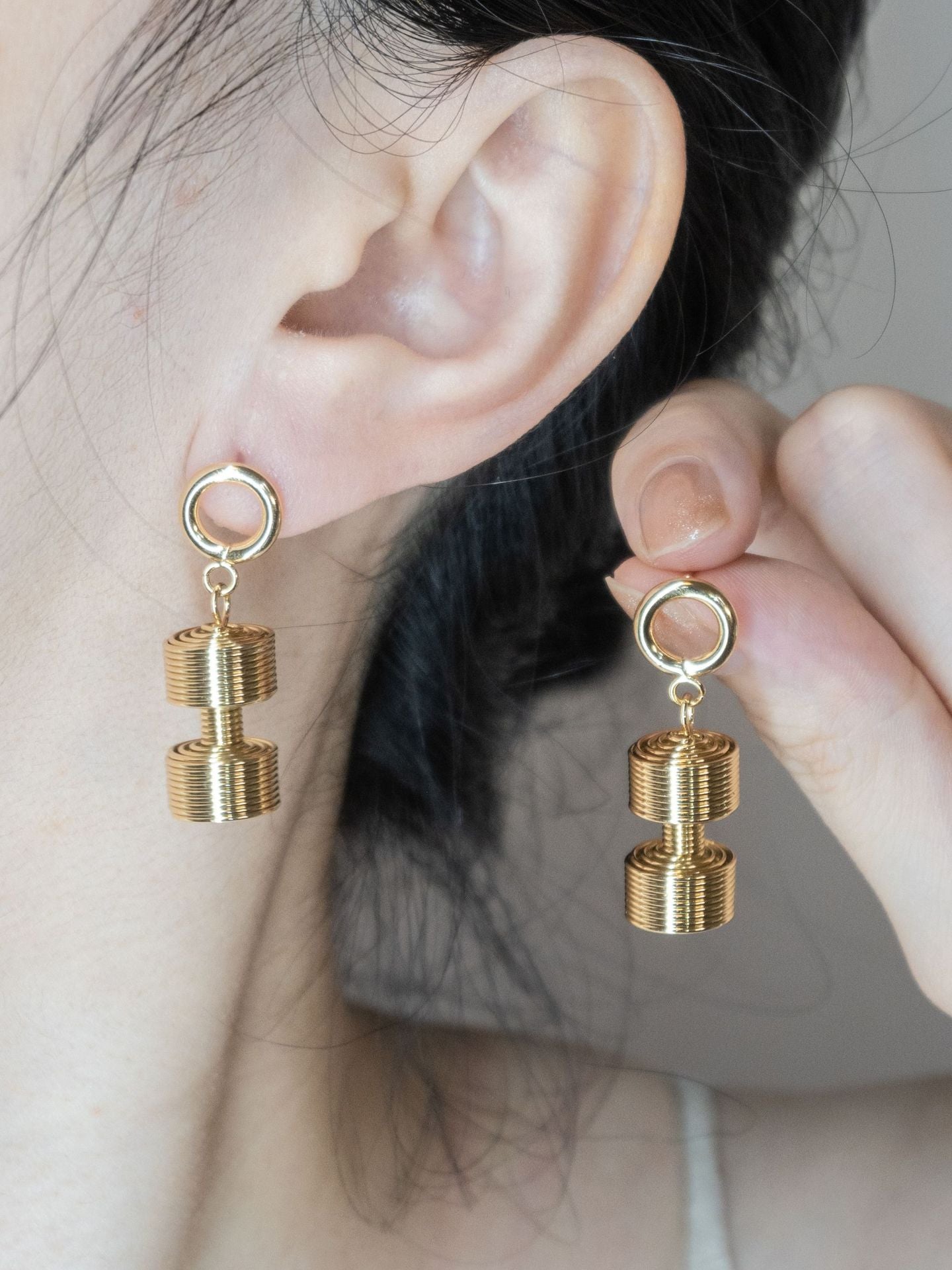 Wholesale Gold Plated Stainless Steel Three Layer Coil Geometric Lantern Earrings French Retro Women S Stud Earrings Party Fashion Accessory