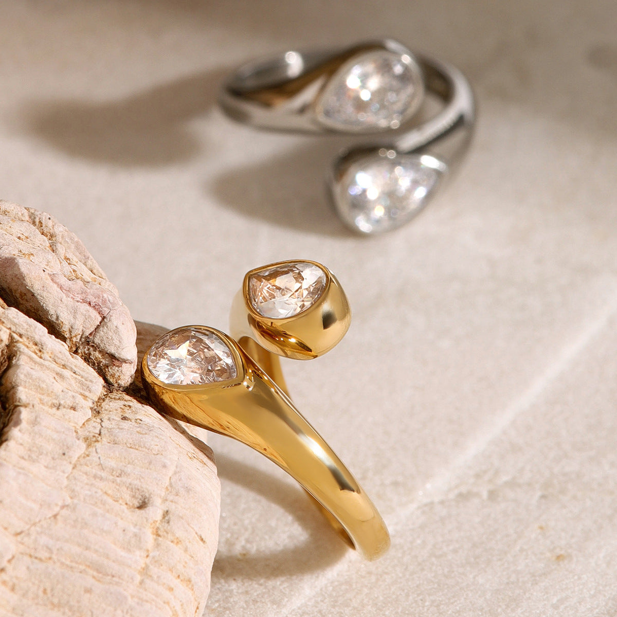 Wholesale does not fade 18k gold stainless steel drop-shaped staggered opening ring