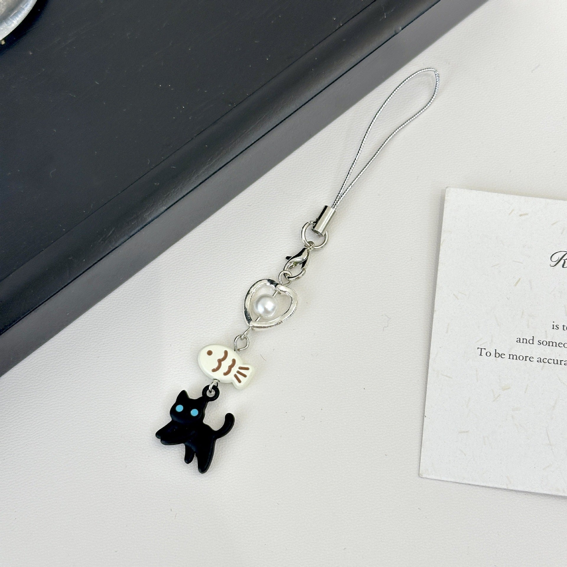 Wholesale cute cat and fish pendant keychains