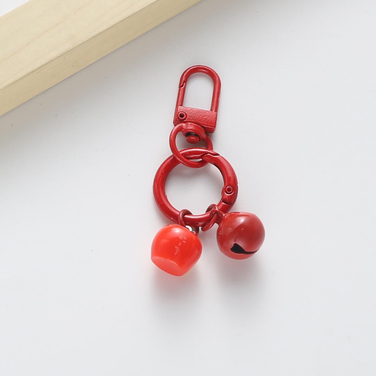 Wholesale Cute cartoon apple core keychain