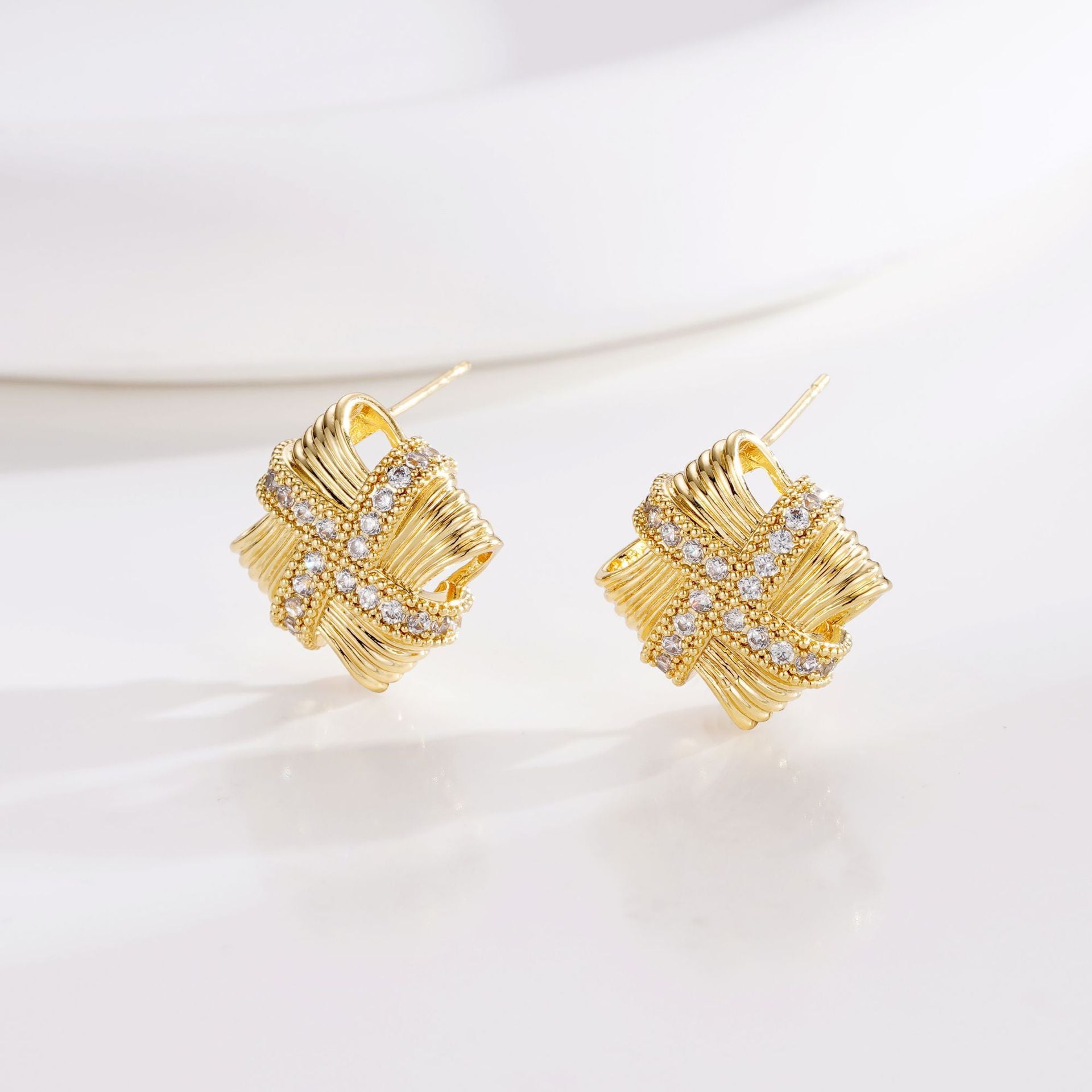 Wholesale Copper Plated Real Gold Inlaid Zircon Silver Needle Earrings