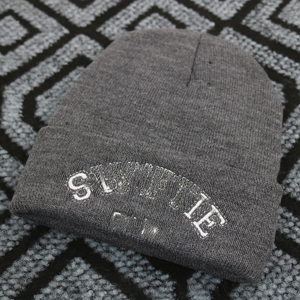 Wholesale letter knitted beanies