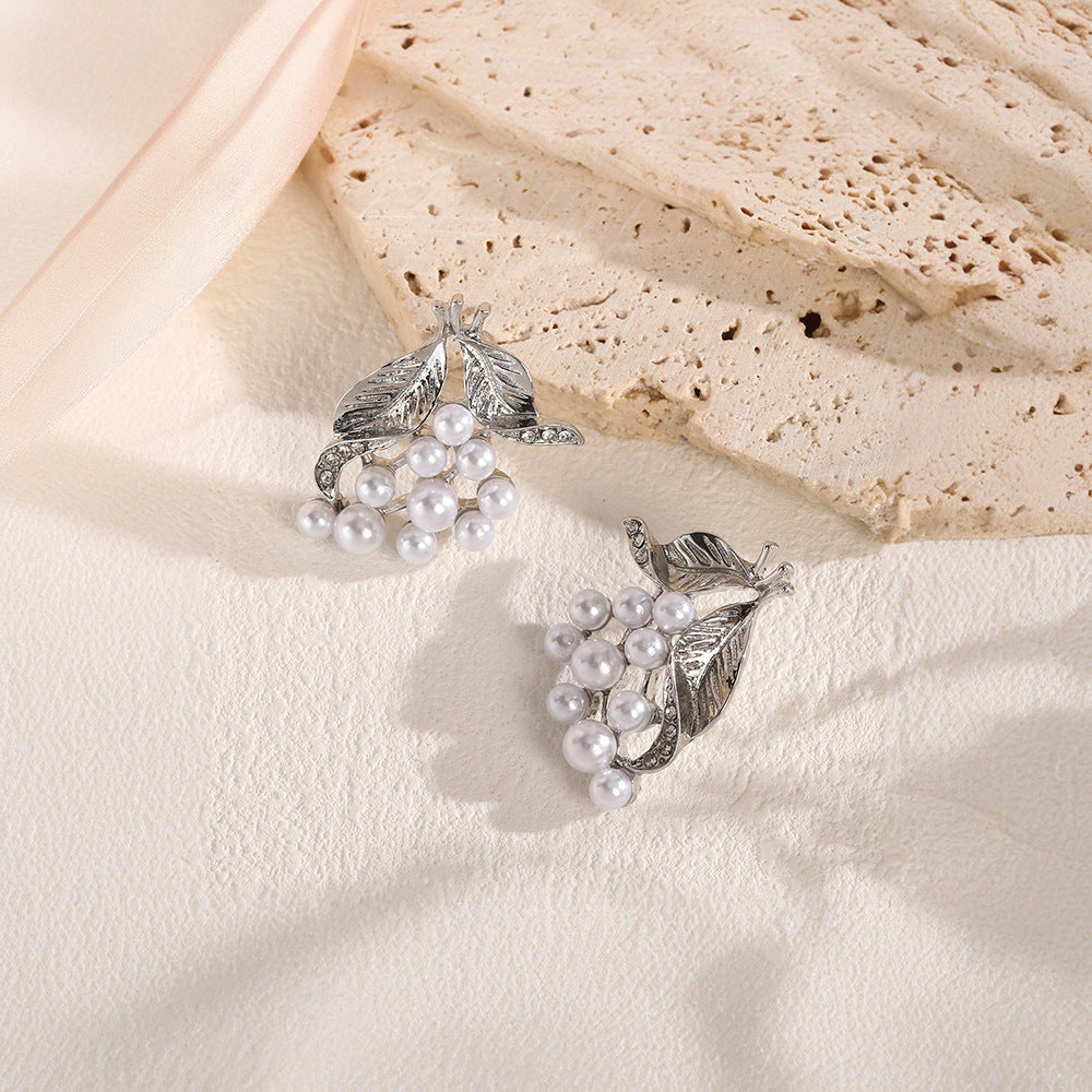 Wholesale Vintage foliage grape pearl earrings