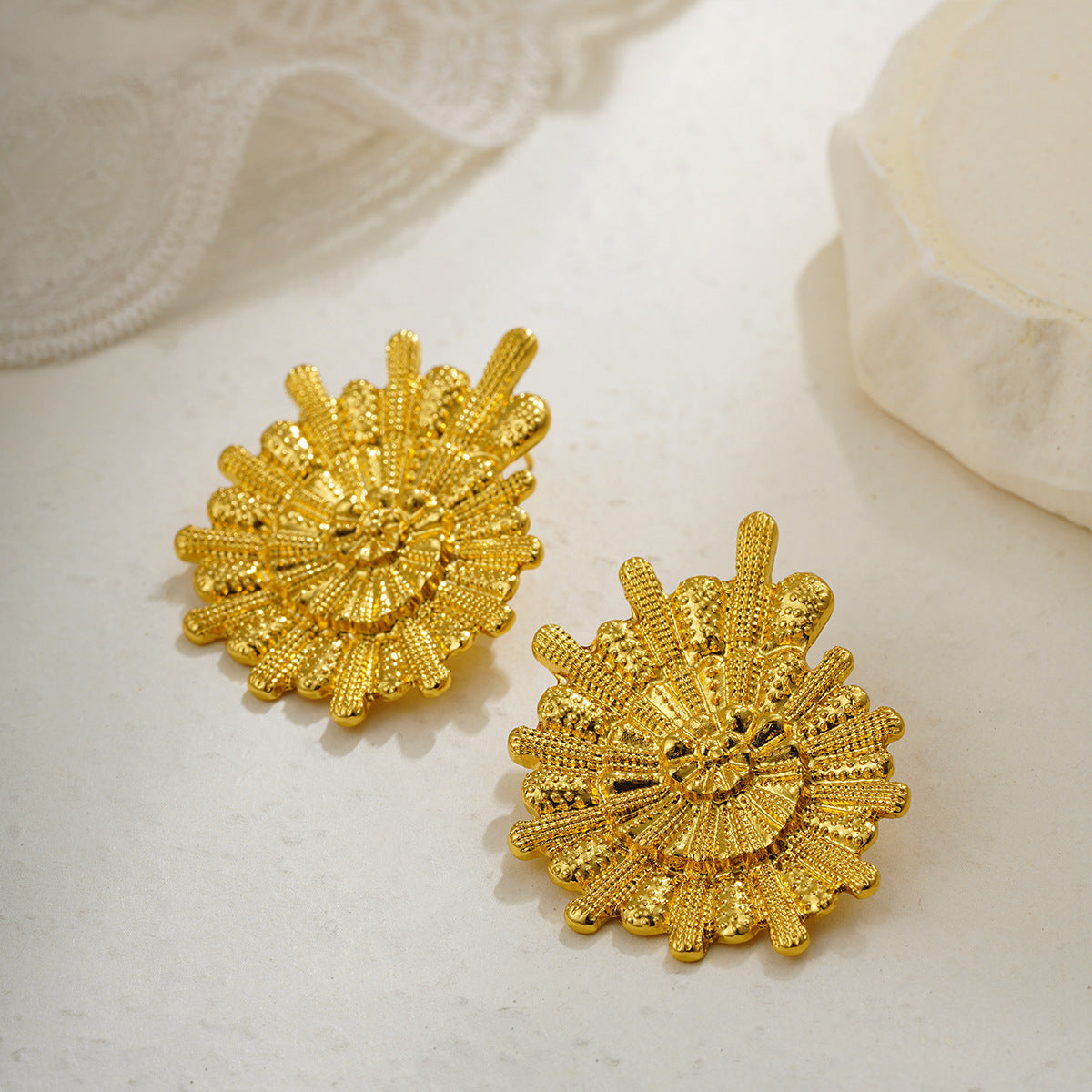 Wholesale  18K Gold Personality Exaggerated Large Earrings