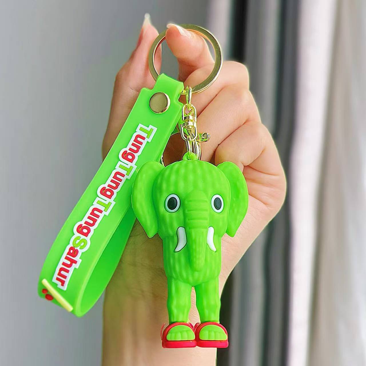 Wholesale Shanhaijing Keychain Gum Stick Shark Marine Life Hanging Silicone Frog Hanging Keychains