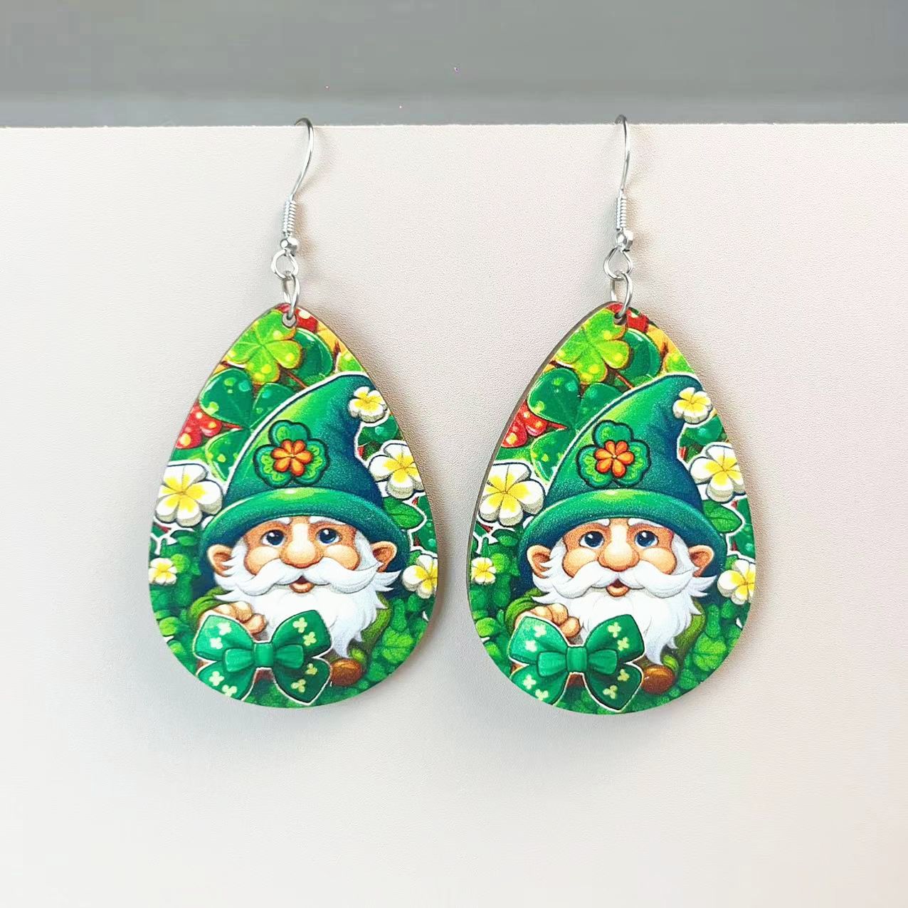 Wholesale Wooden St.  Patrick' s Day shamrock earrings
