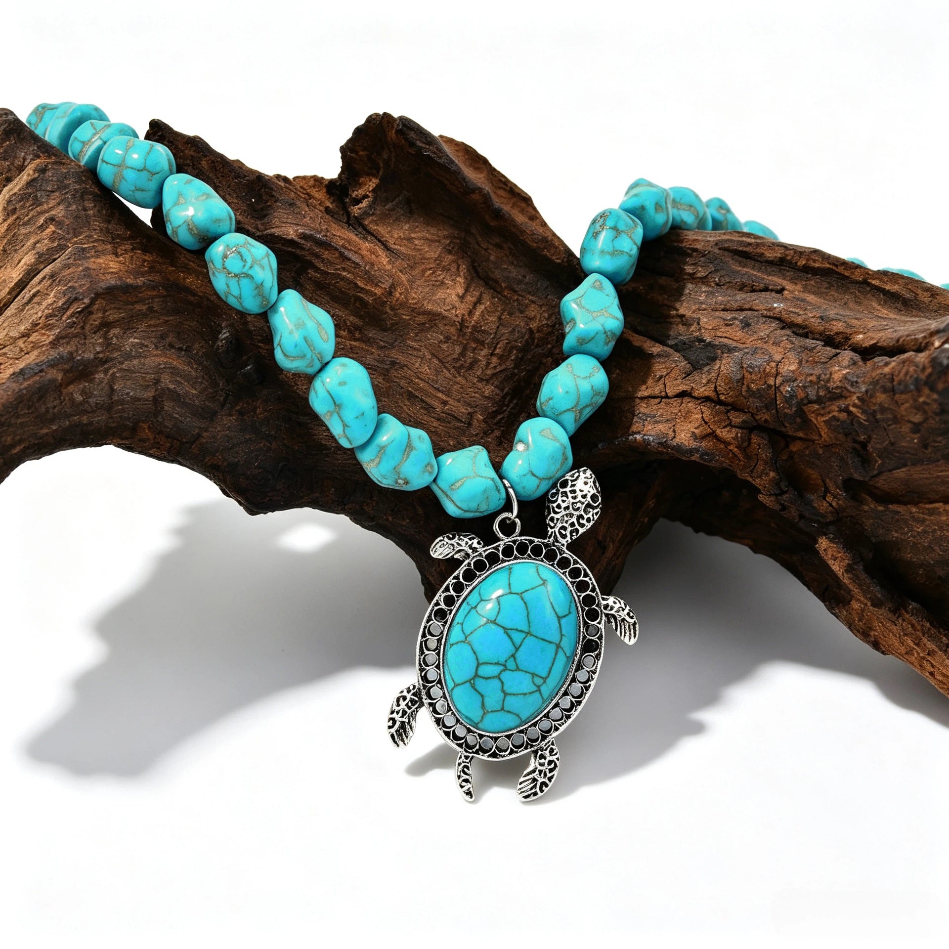 Wholesale Retro Turquoise Butterfly Pendant Necklace For Women Trendy Vintage Collarbone Chain Jewelry Gift And Resale